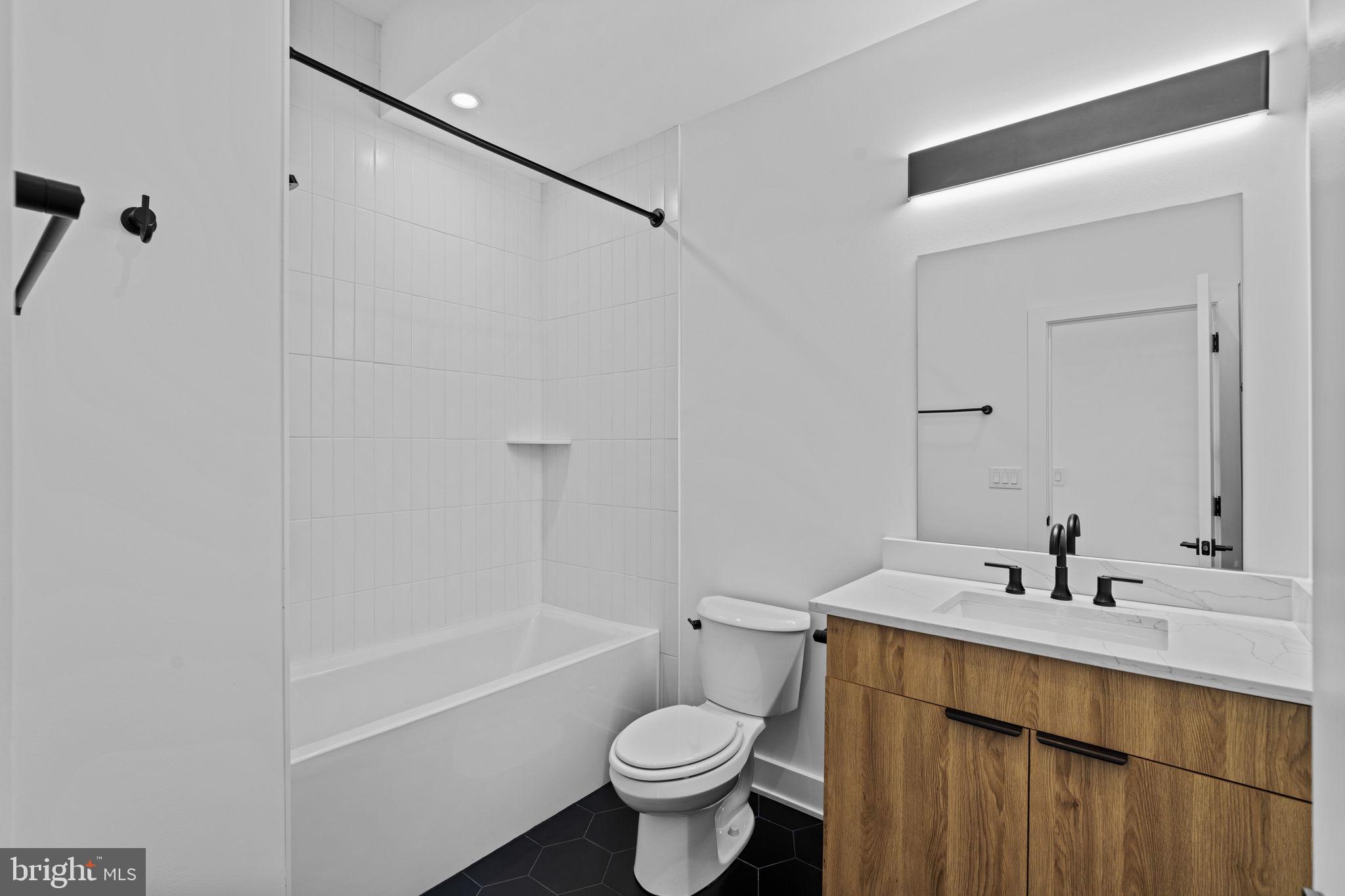 UNIVERSITY CITY - Residential Lease