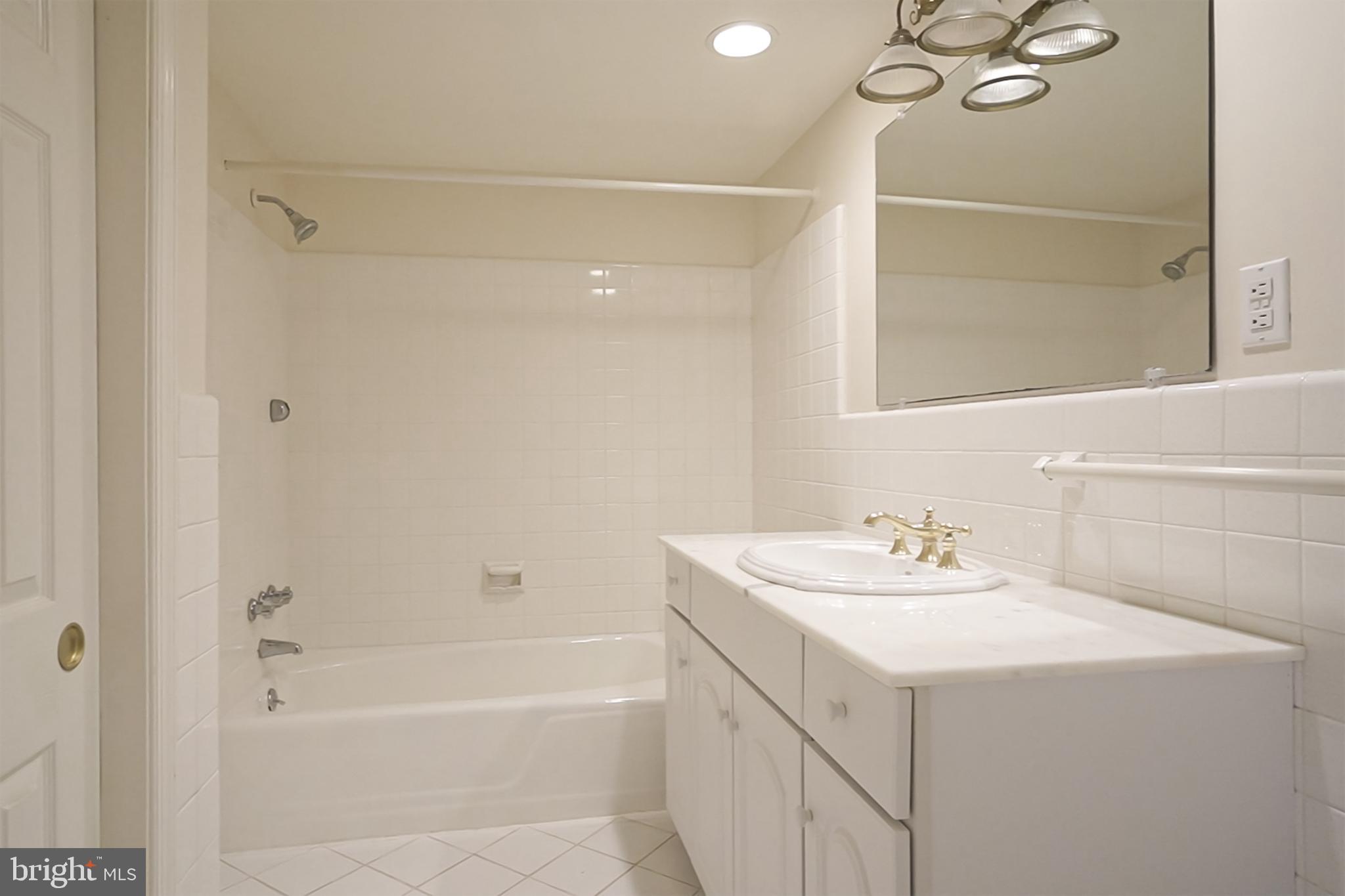 RADNOR HUNT - Residential