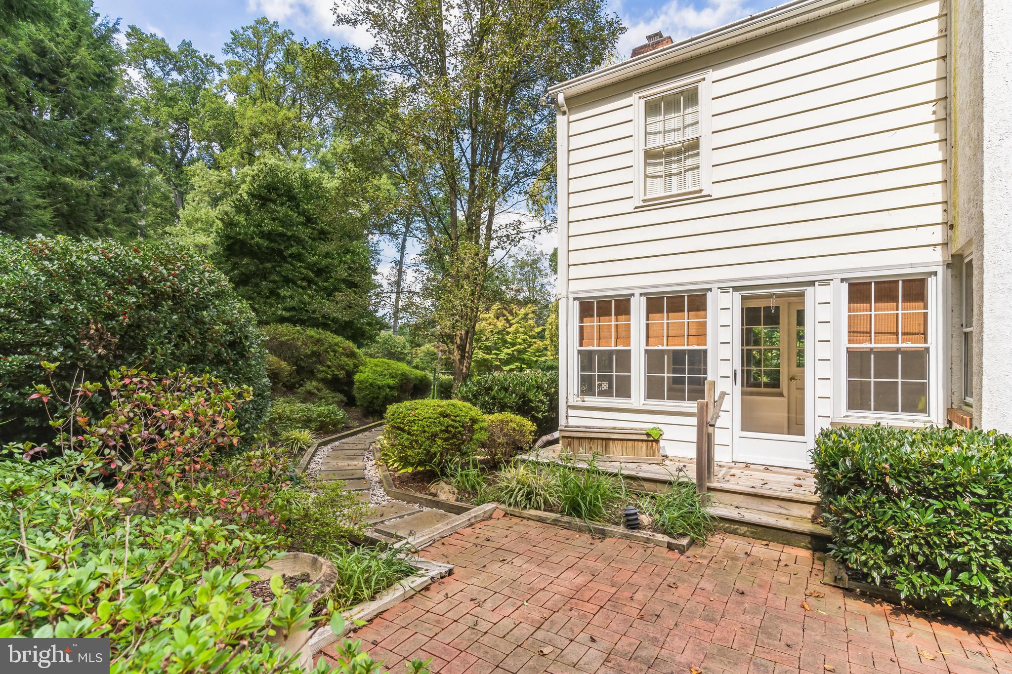 RADNOR HUNT - Residential