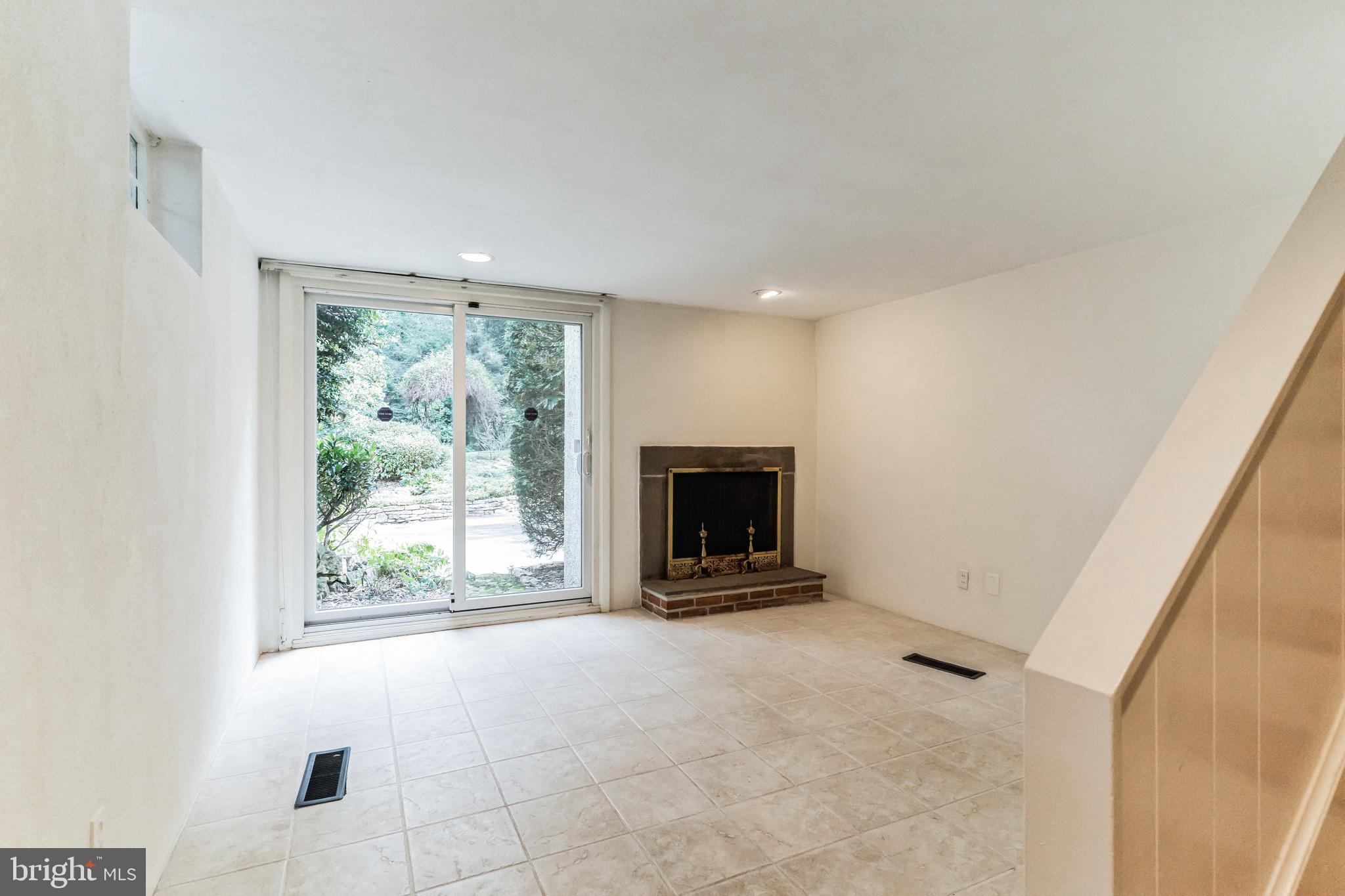 RADNOR HUNT - Residential