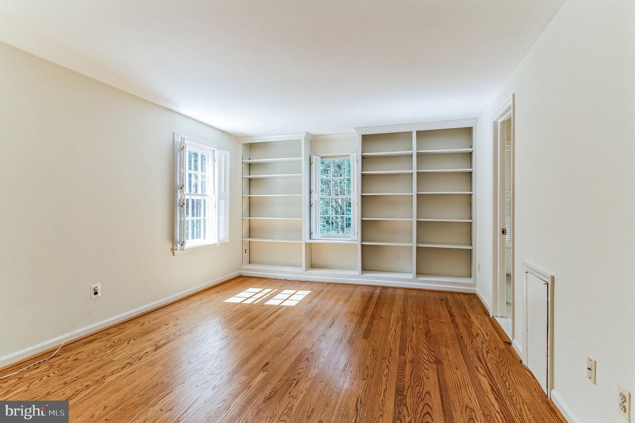 RADNOR HUNT - Residential