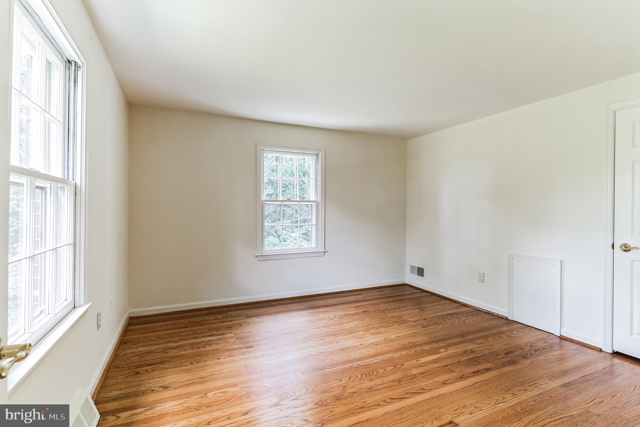 RADNOR HUNT - Residential