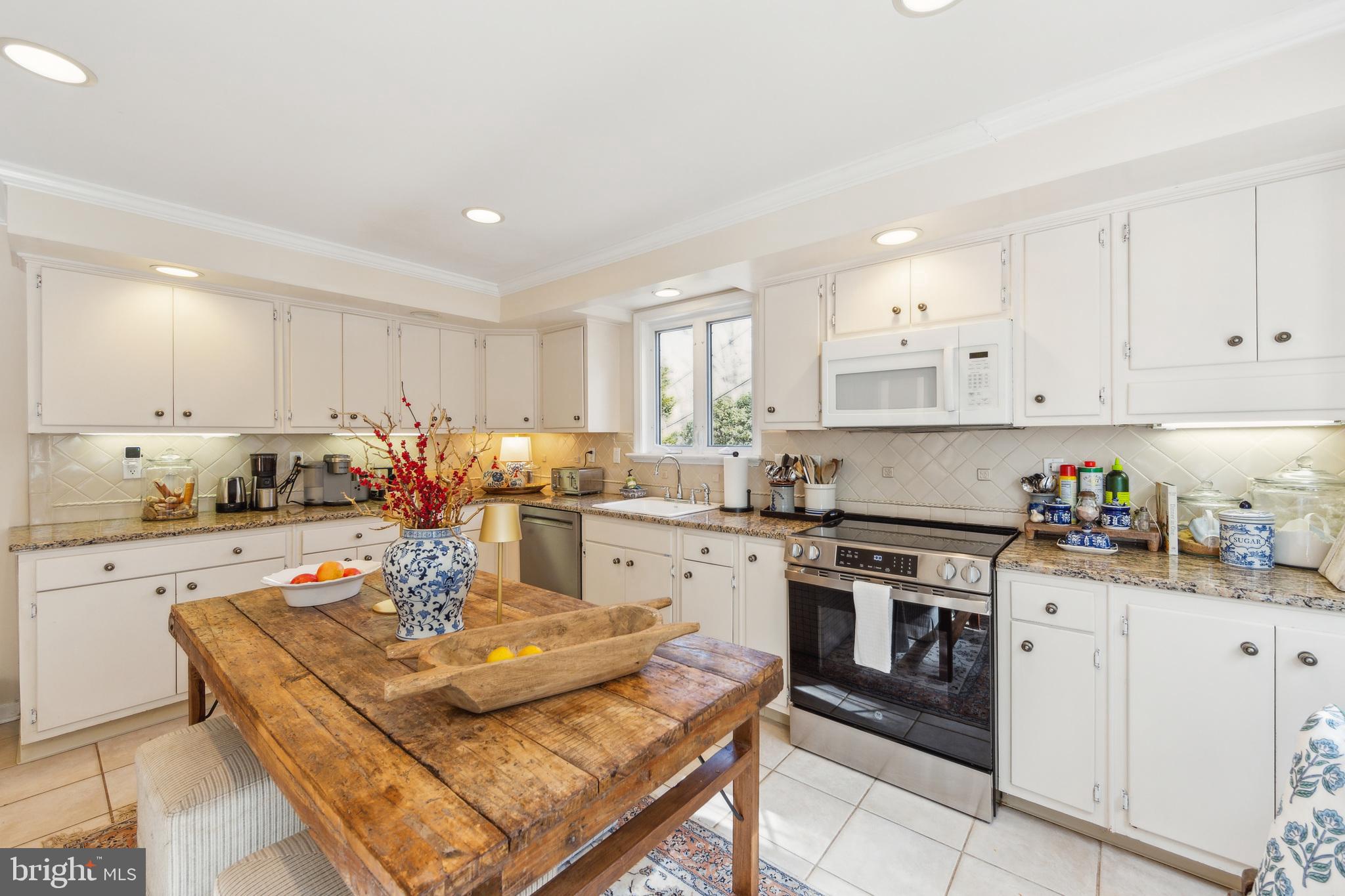 RADNOR HUNT - Residential