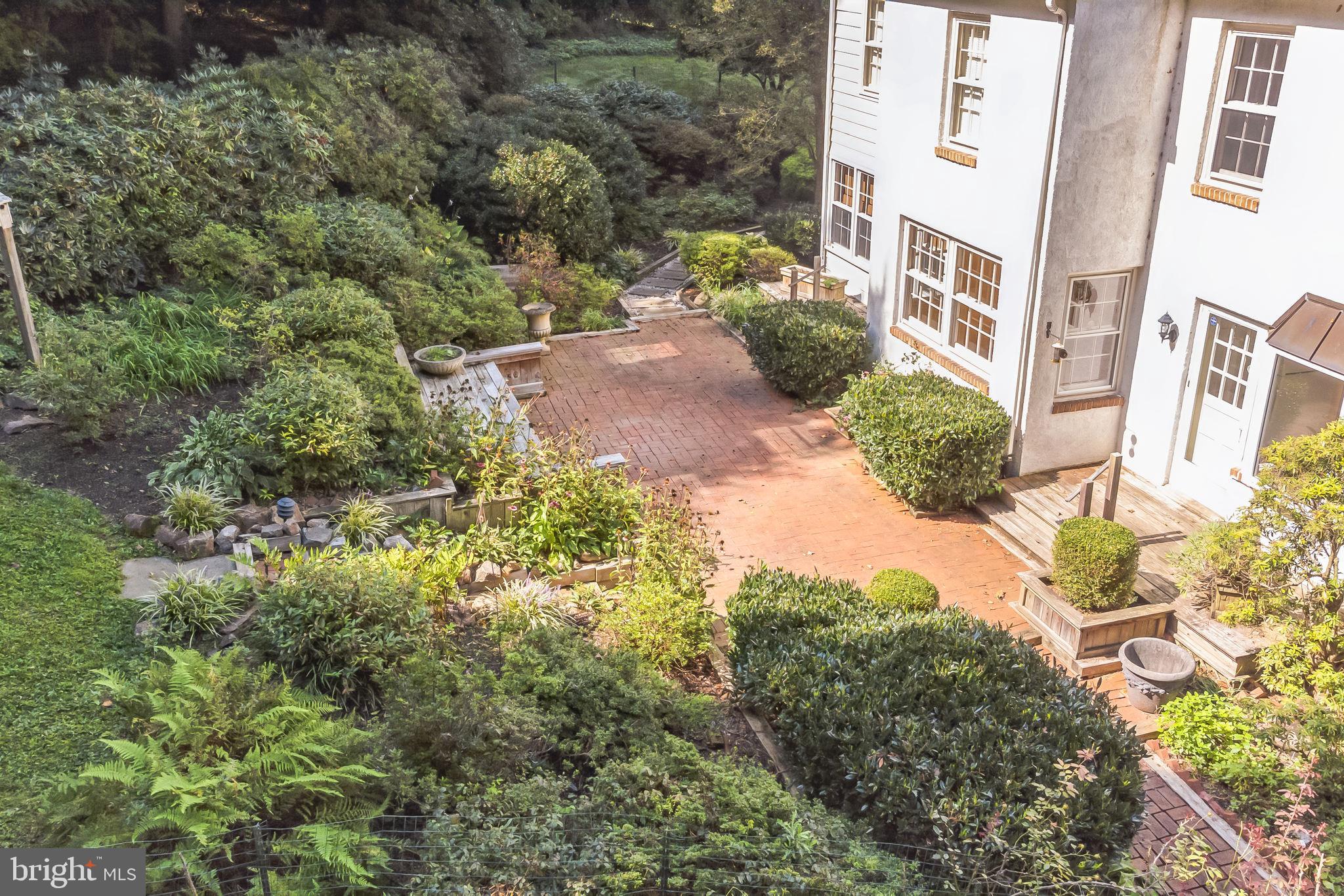 RADNOR HUNT - Residential