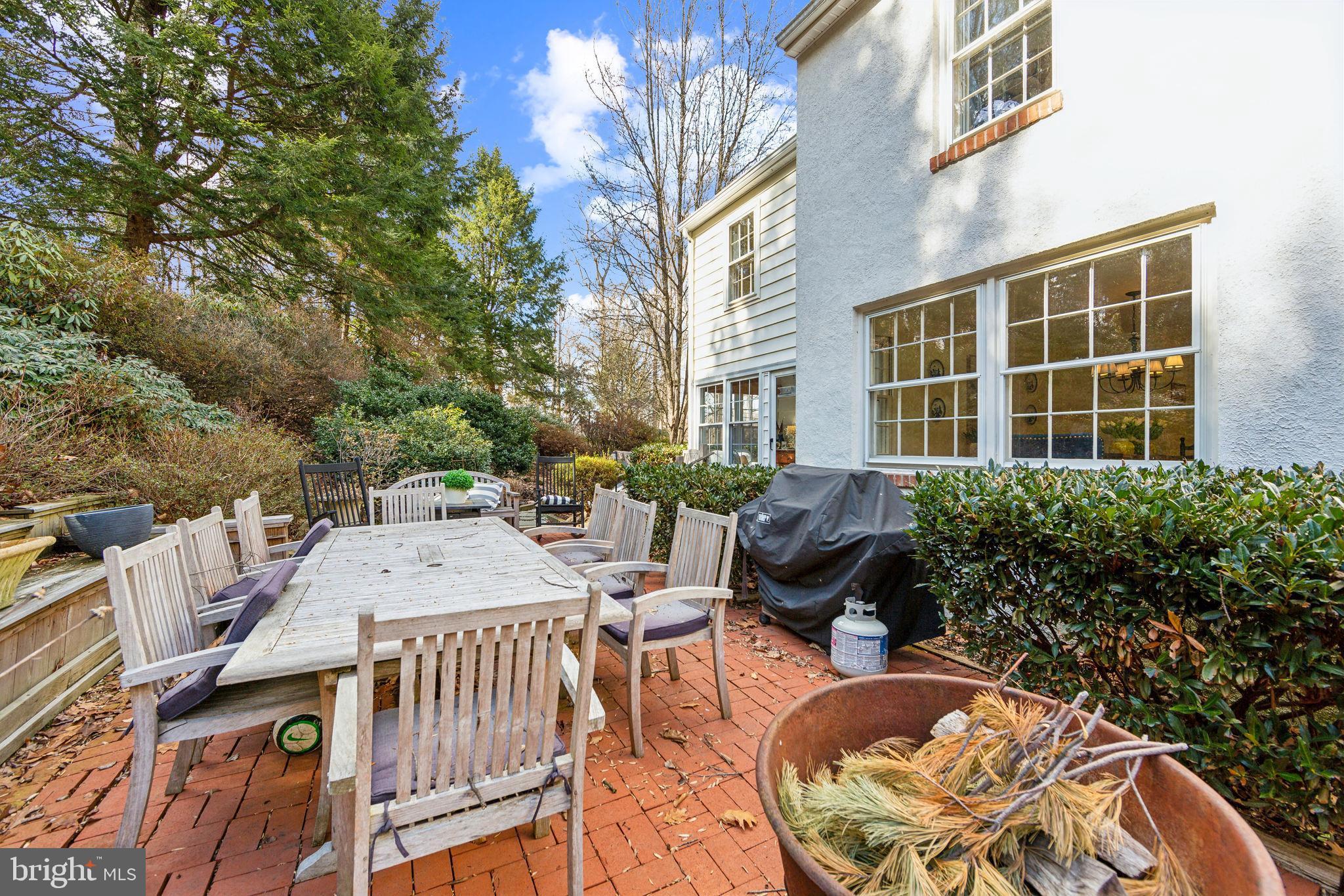 RADNOR HUNT - Residential