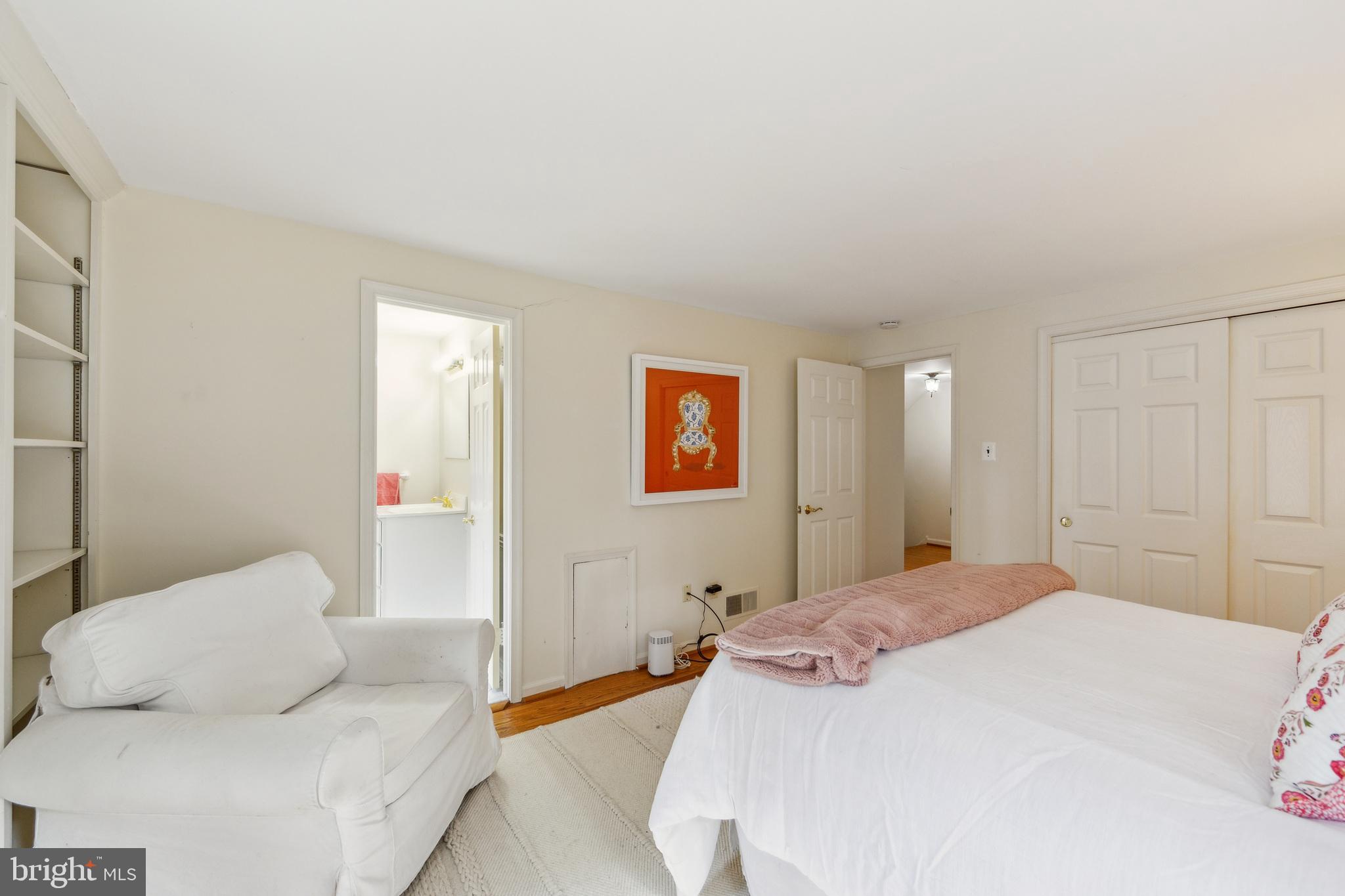 RADNOR HUNT - Residential