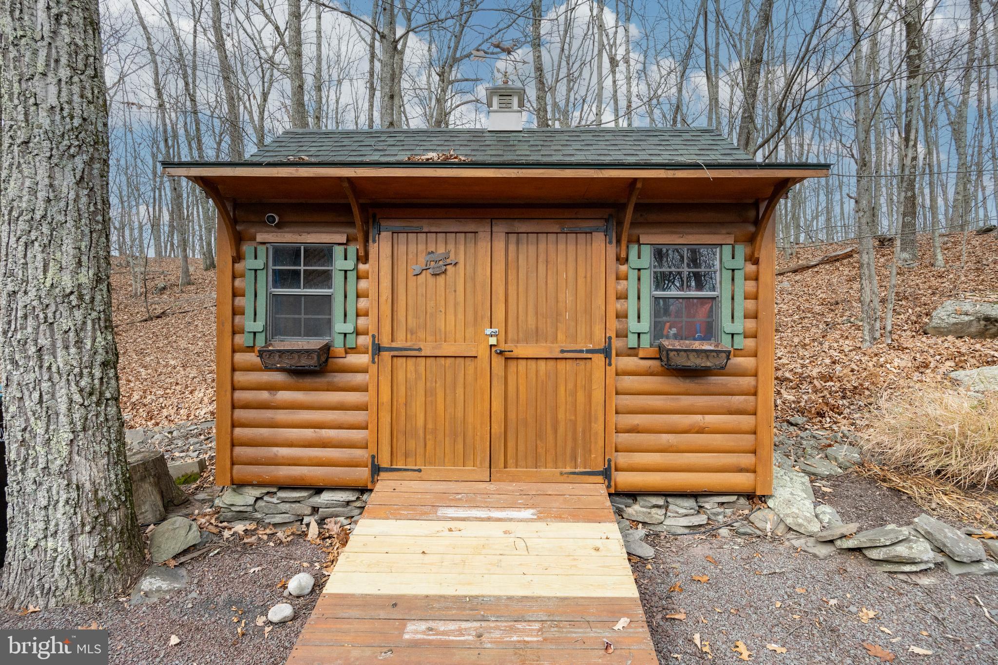 HIDDEN LAKE ESTATES - Residential