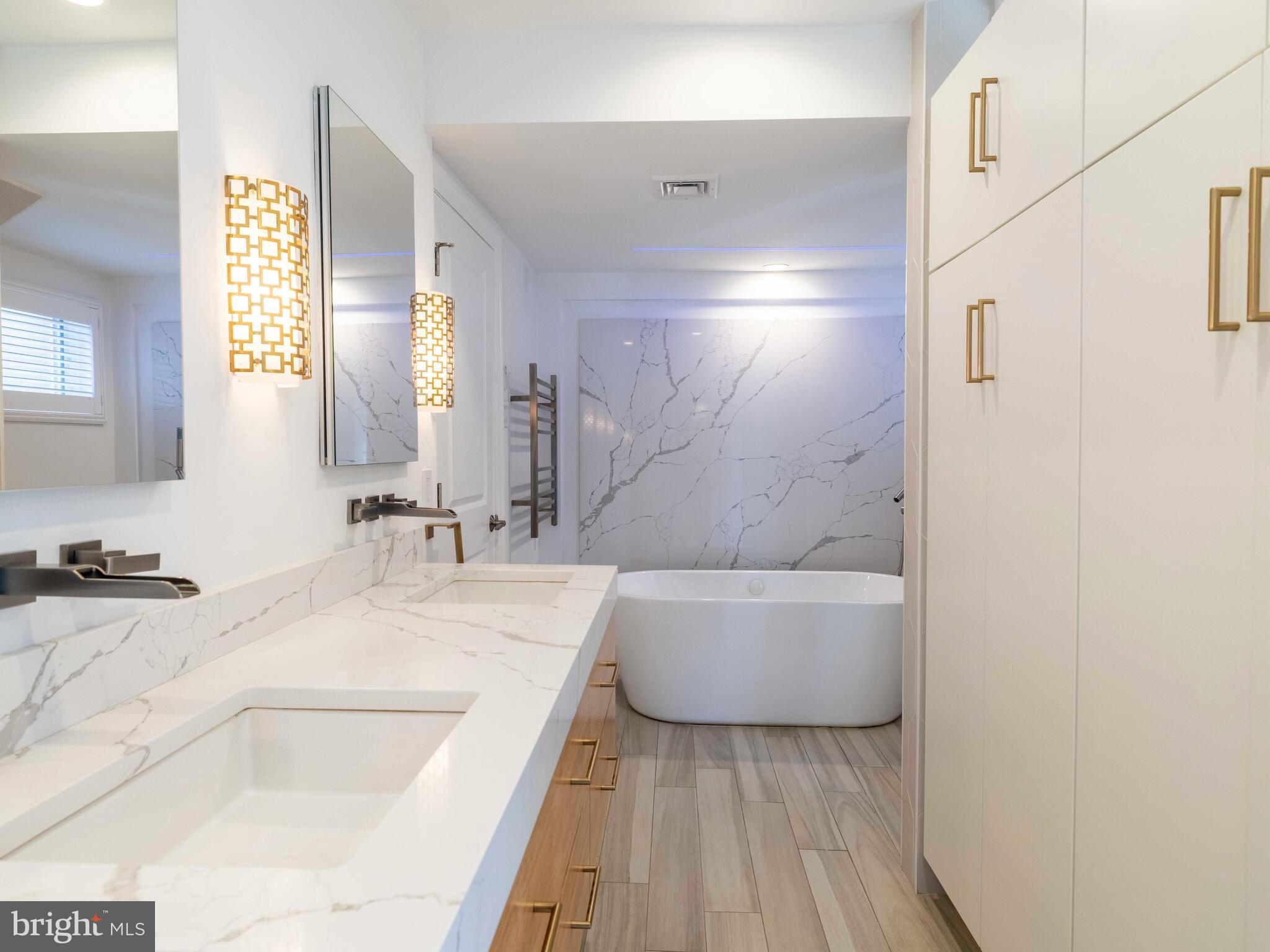 SOCIETY HILL - Residential