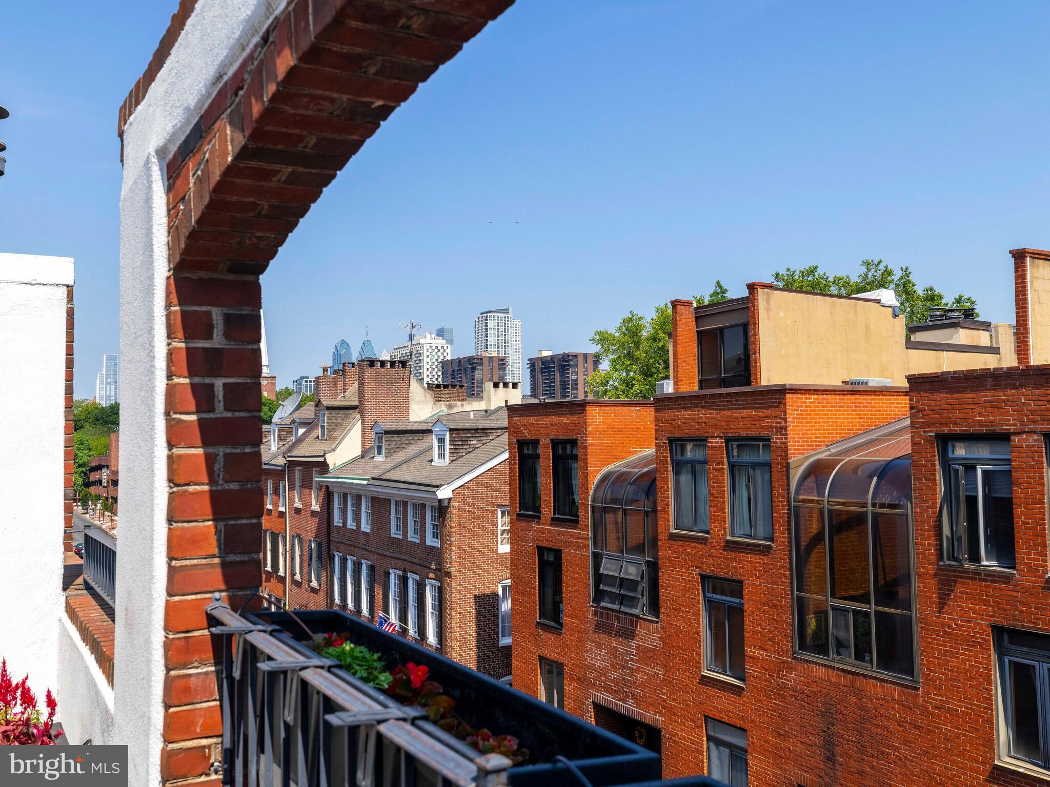 SOCIETY HILL - Residential