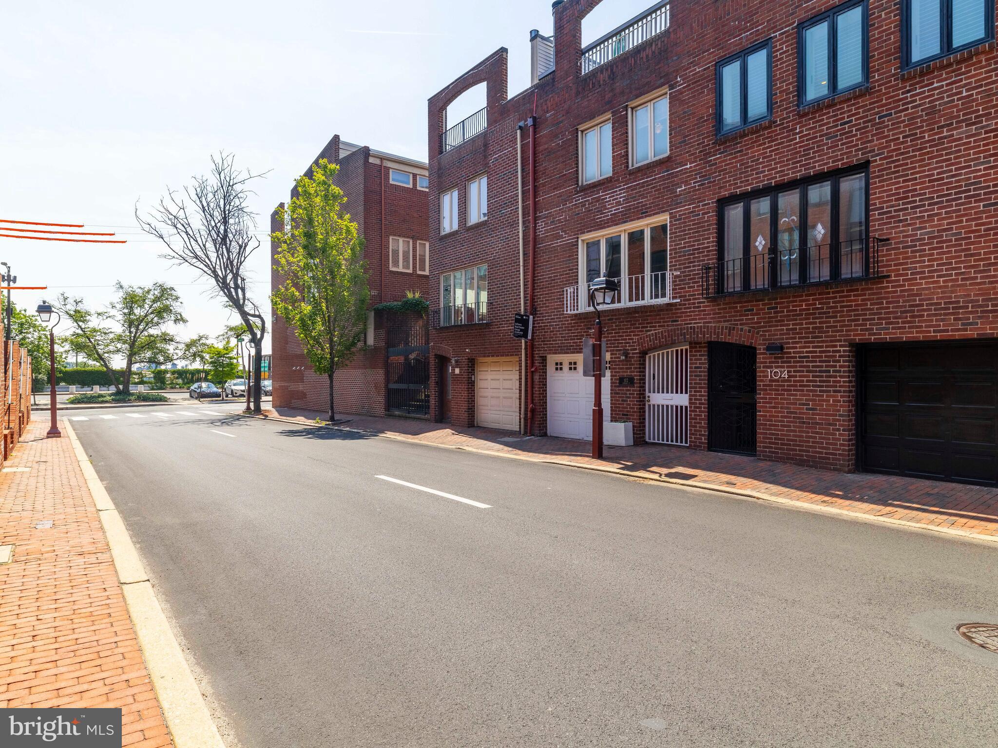 SOCIETY HILL - Residential