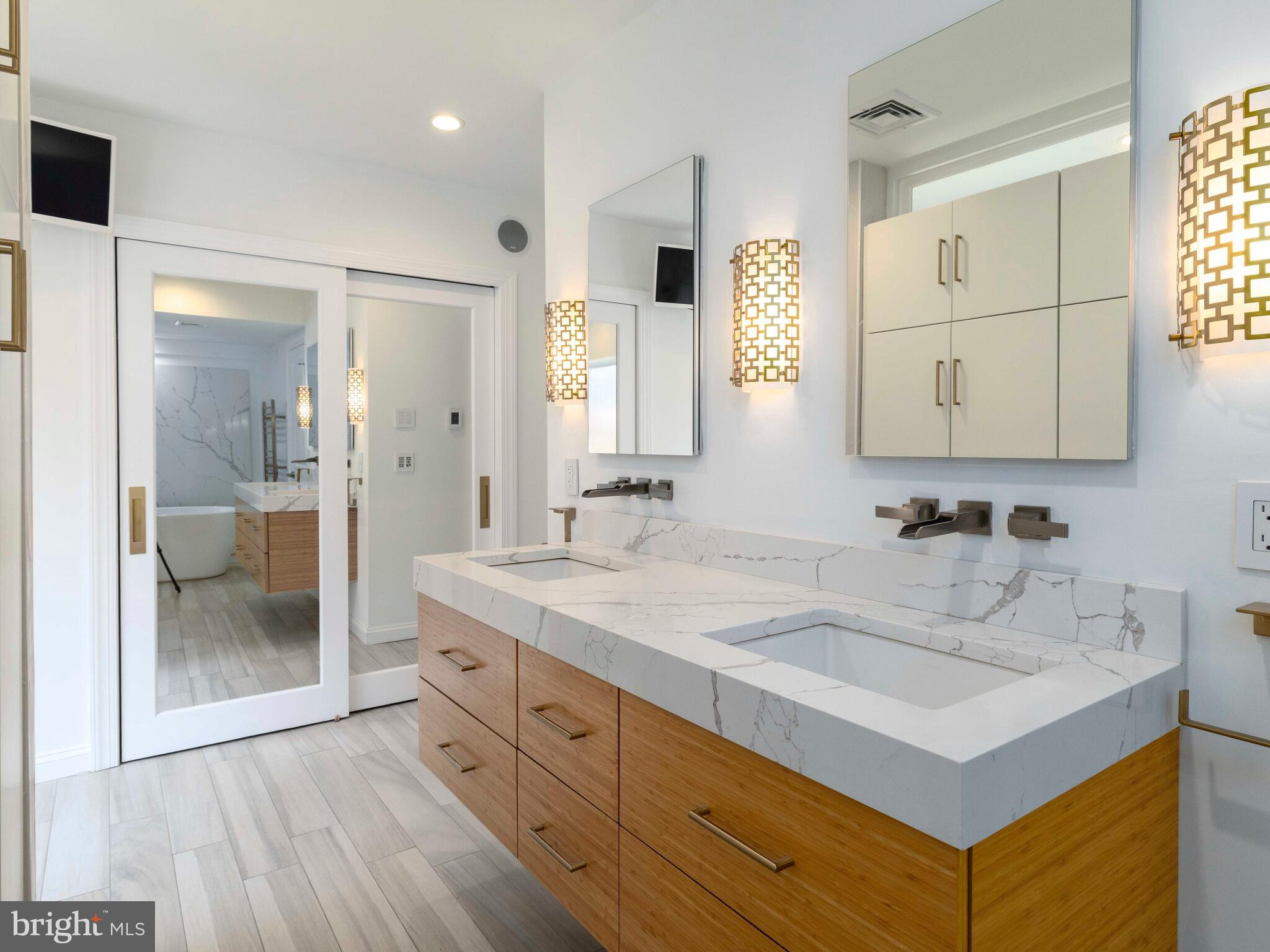 SOCIETY HILL - Residential