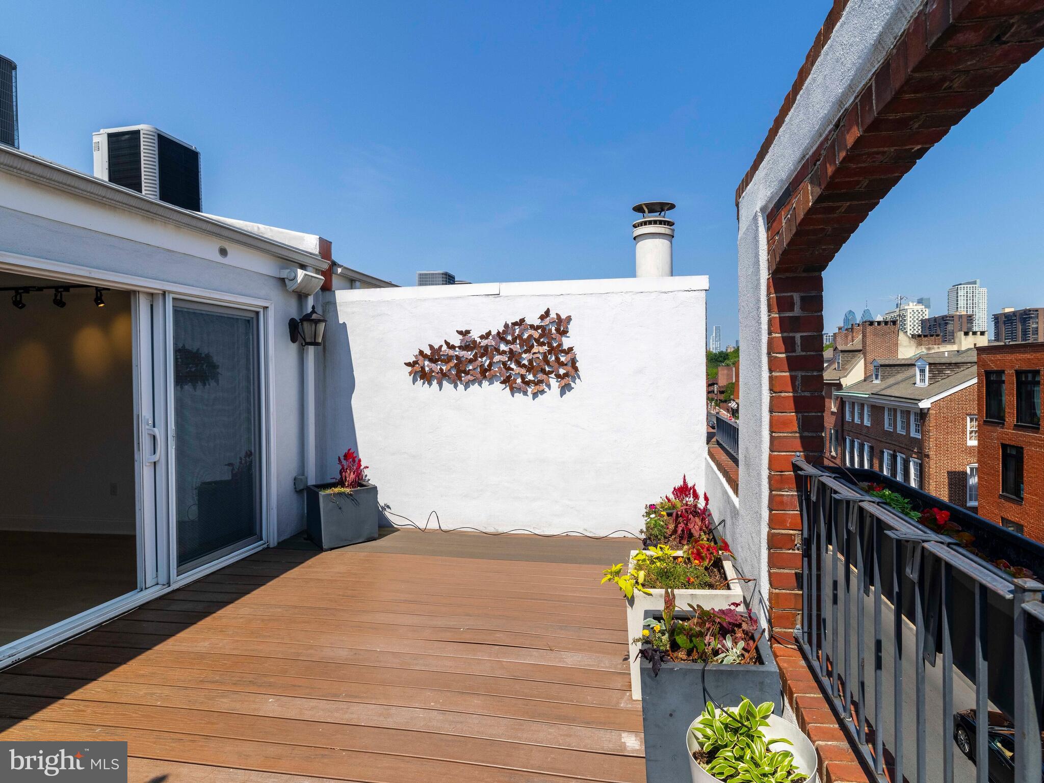 SOCIETY HILL - Residential