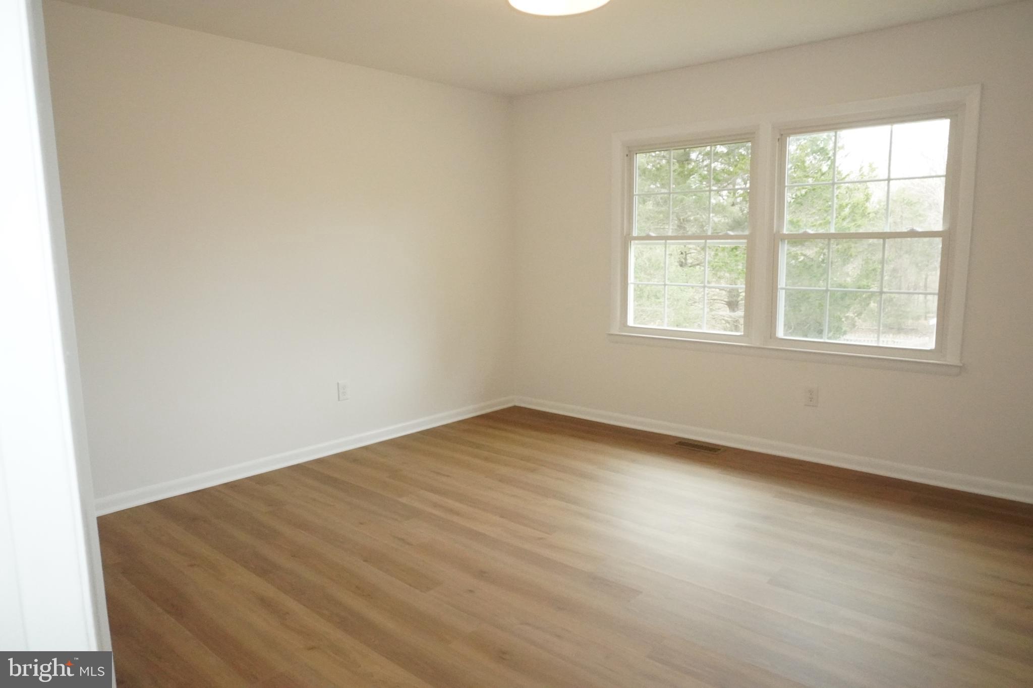 WARR LAKES - Residential