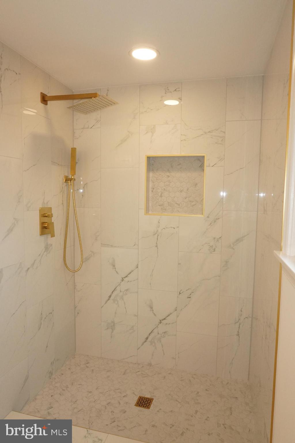 WARR LAKES - Residential