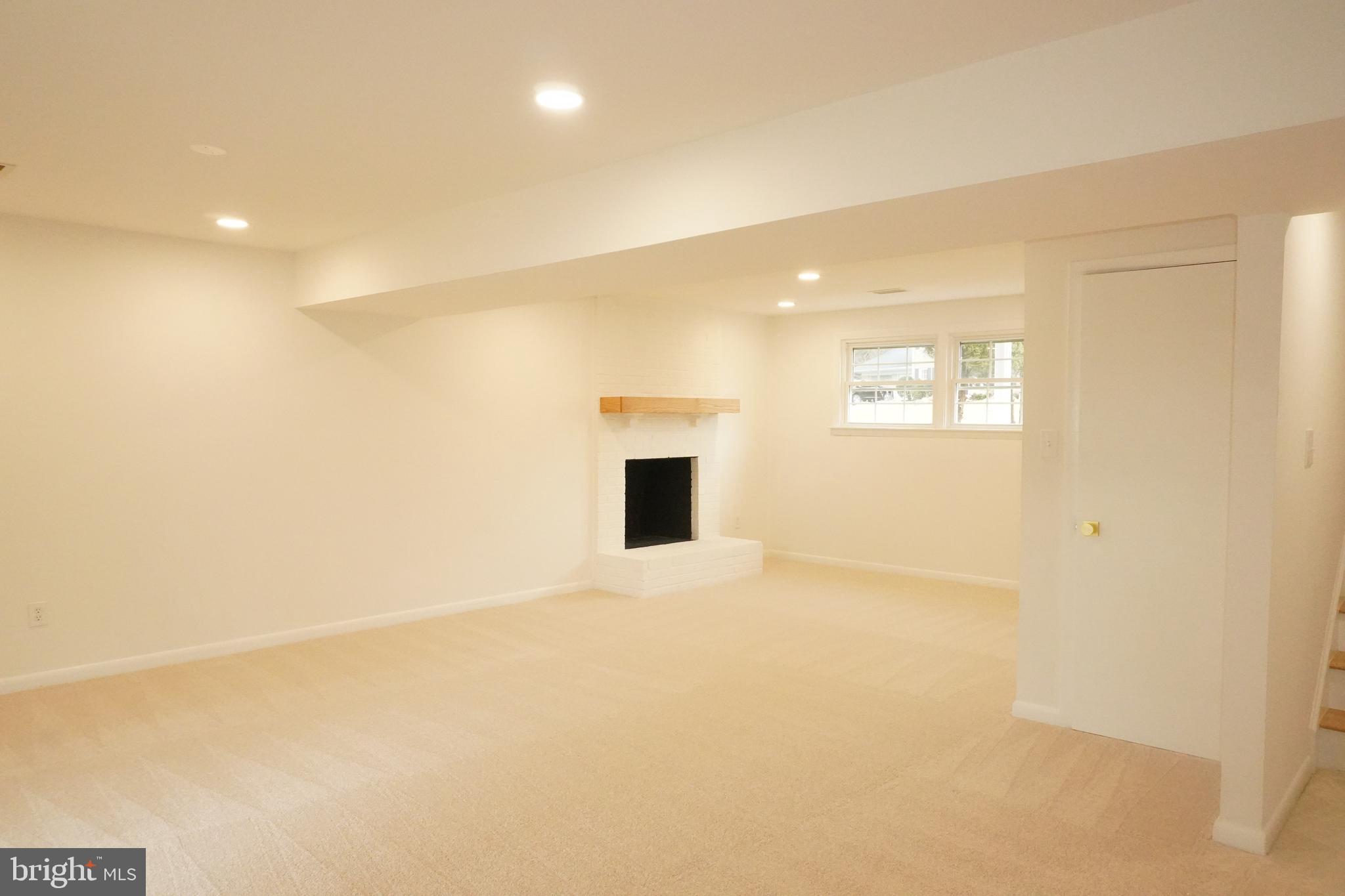 WARR LAKES - Residential