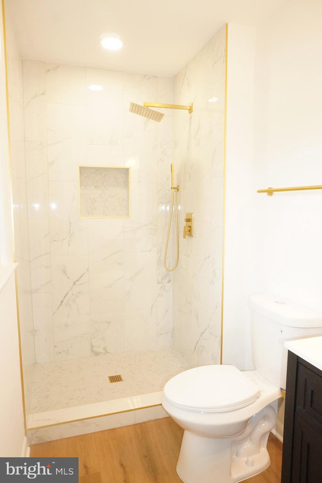 WARR LAKES - Residential