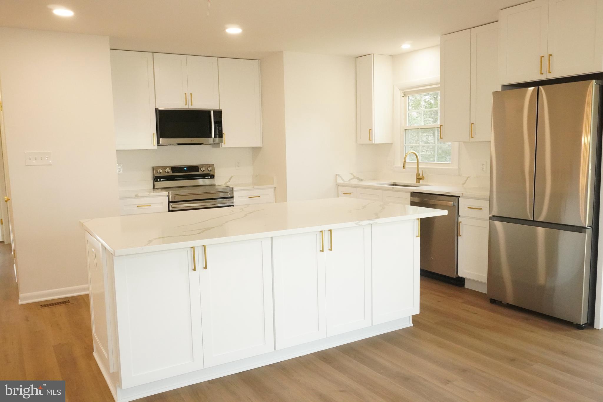 WARR LAKES - Residential