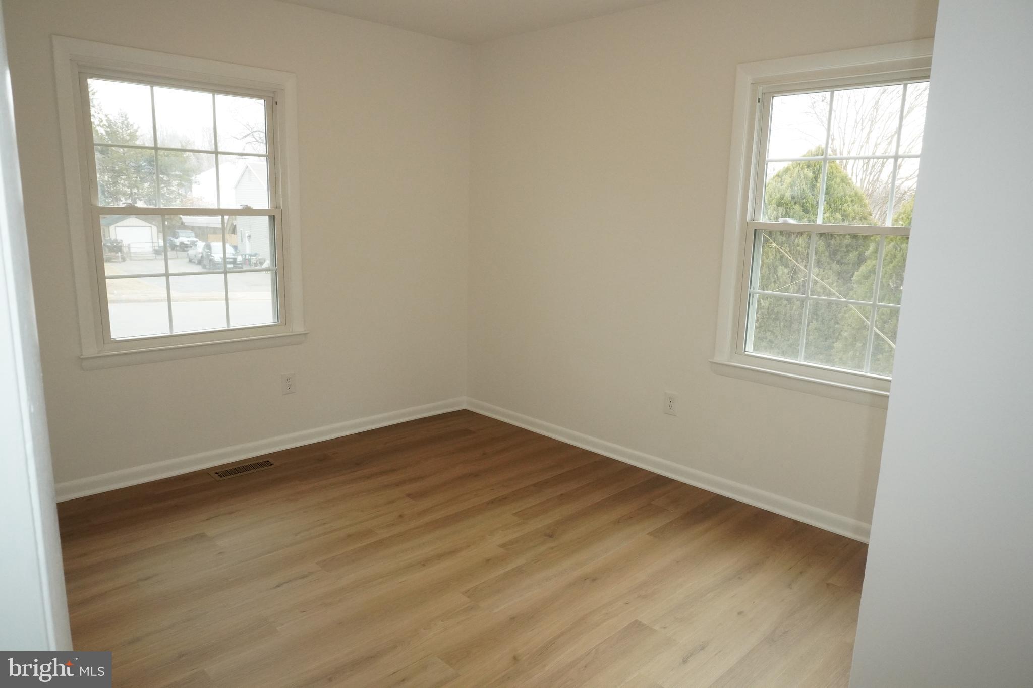 WARR LAKES - Residential