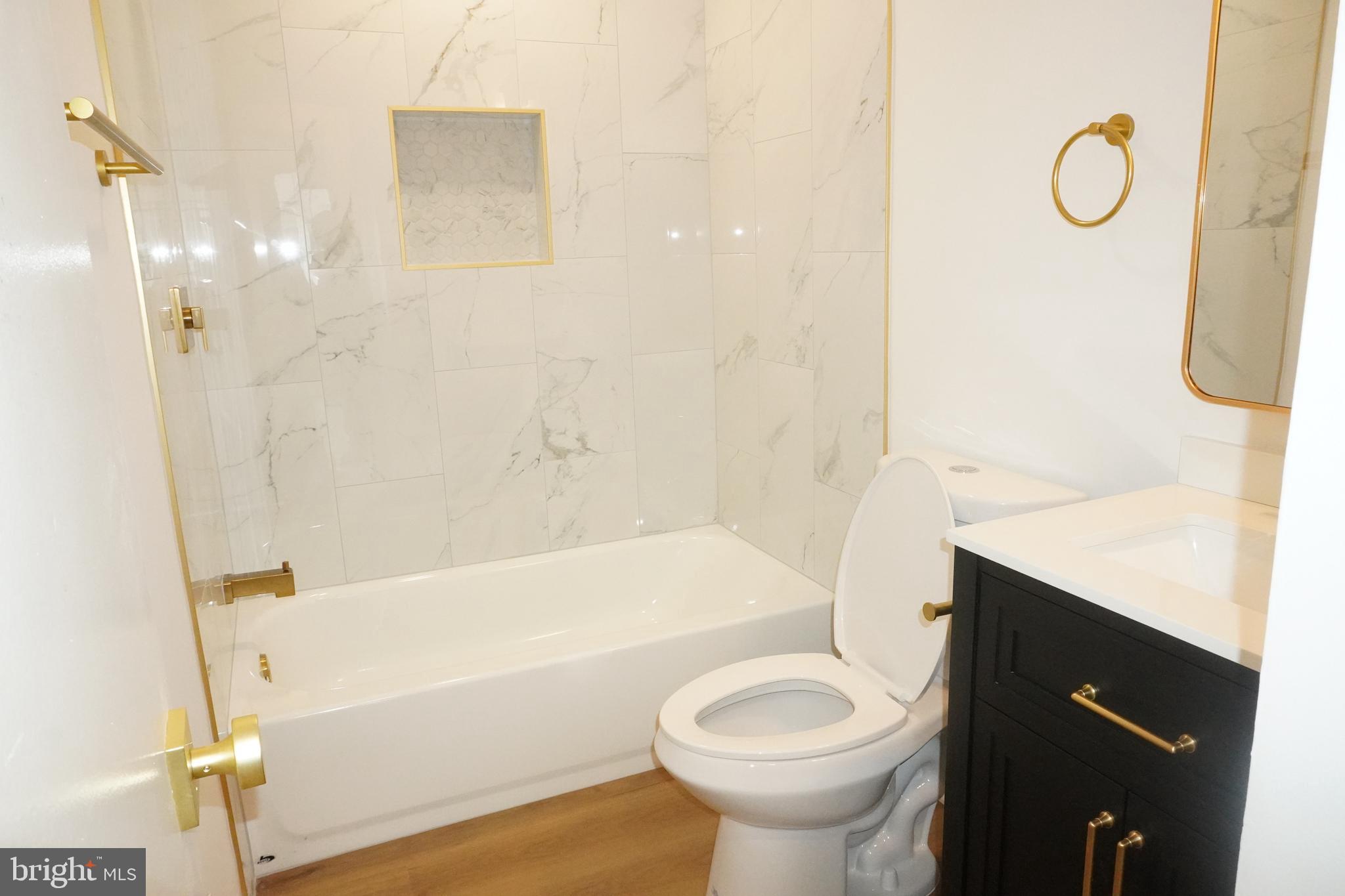 WARR LAKES - Residential