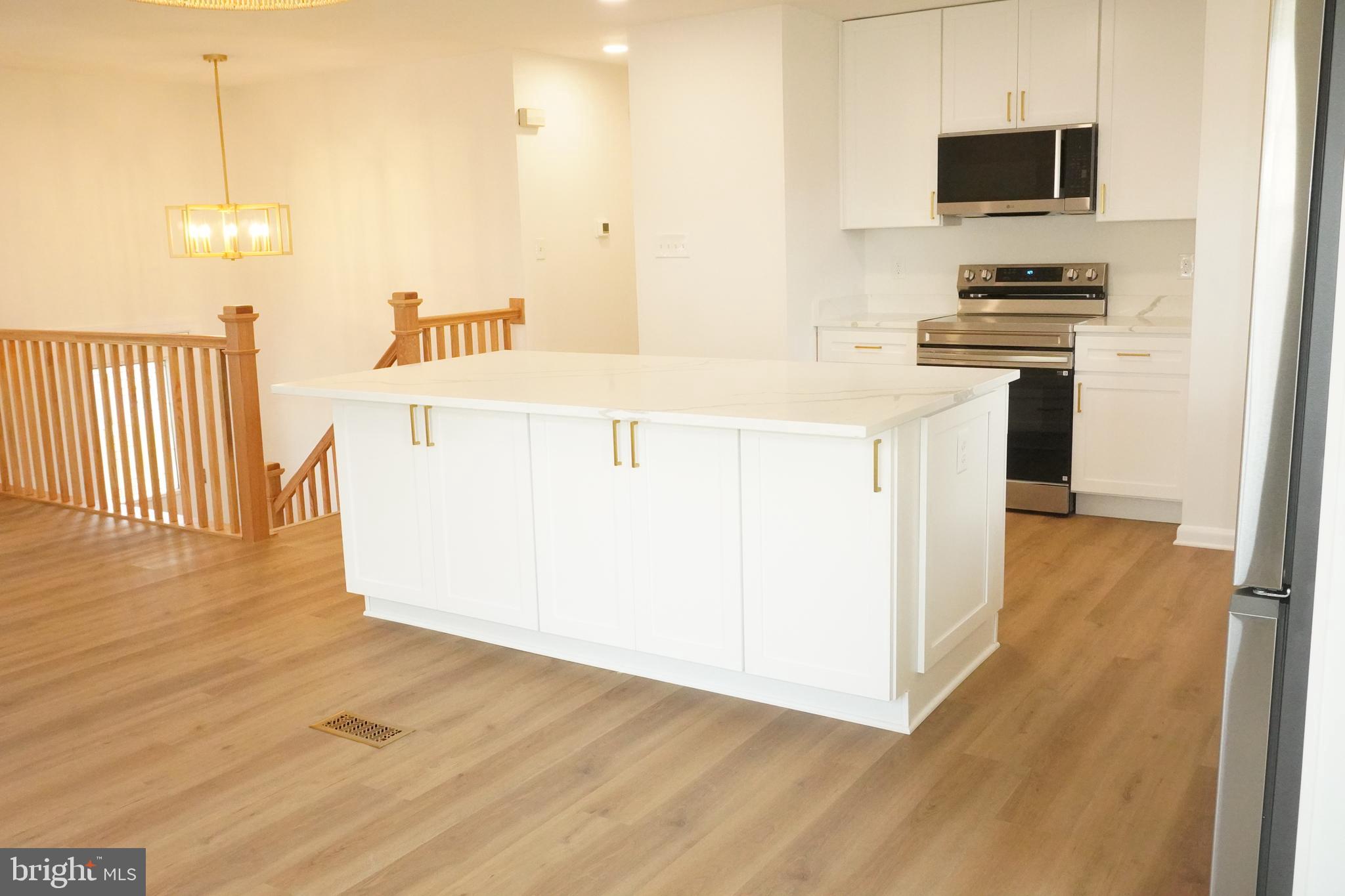 WARR LAKES - Residential