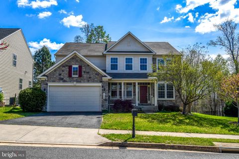 Photo of 16323 Boatswain Circle, WOODBRIDGE, VA 22191 (MLS # VAPW2114710)