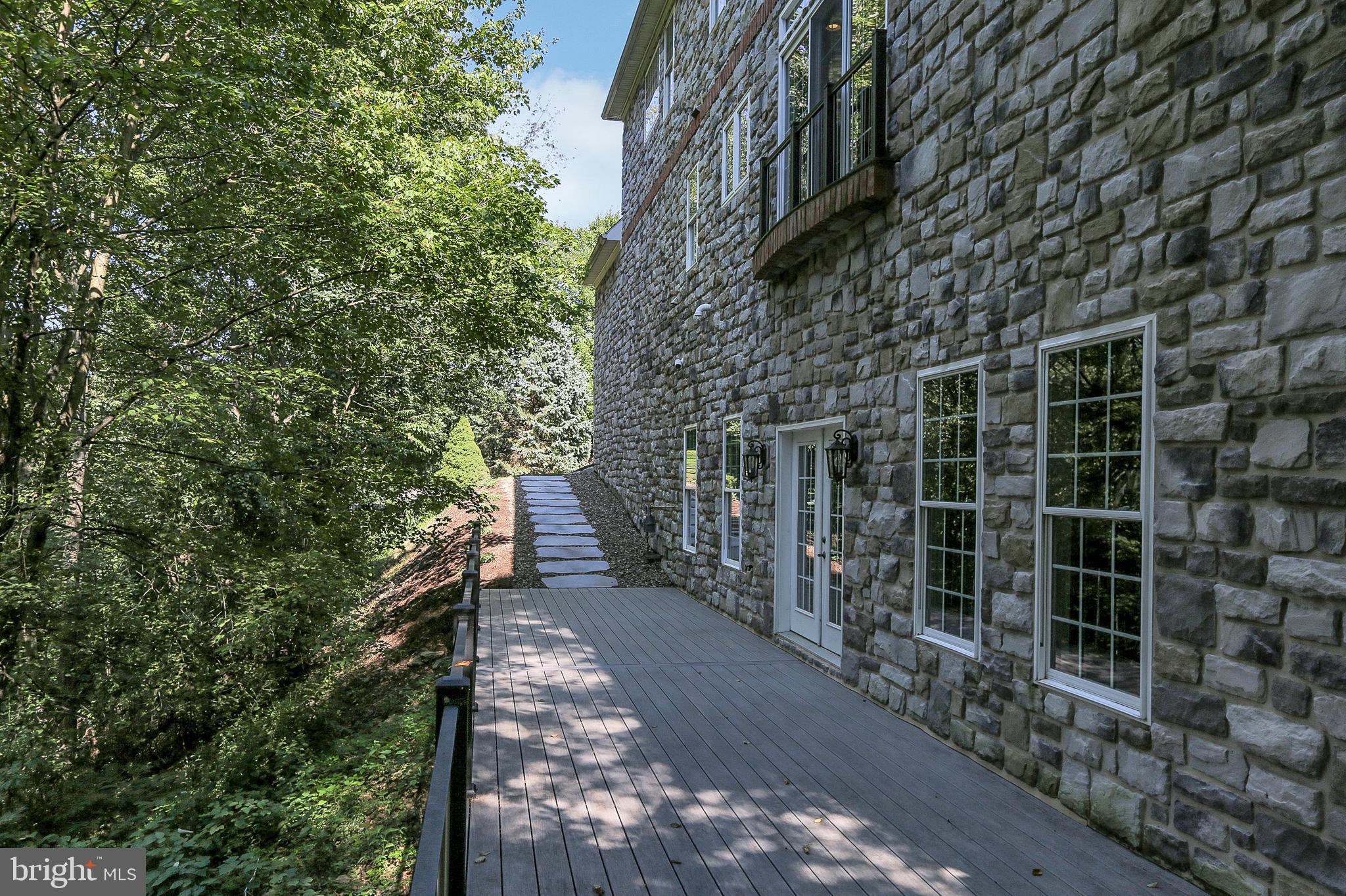 PINEHURST HILLS - Residential