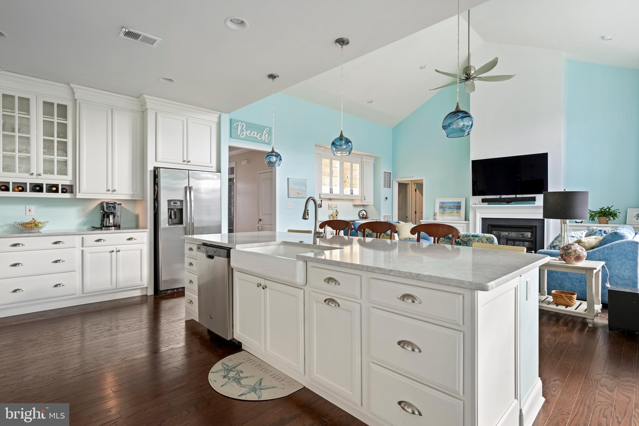 COASTAL CLUB - Residential