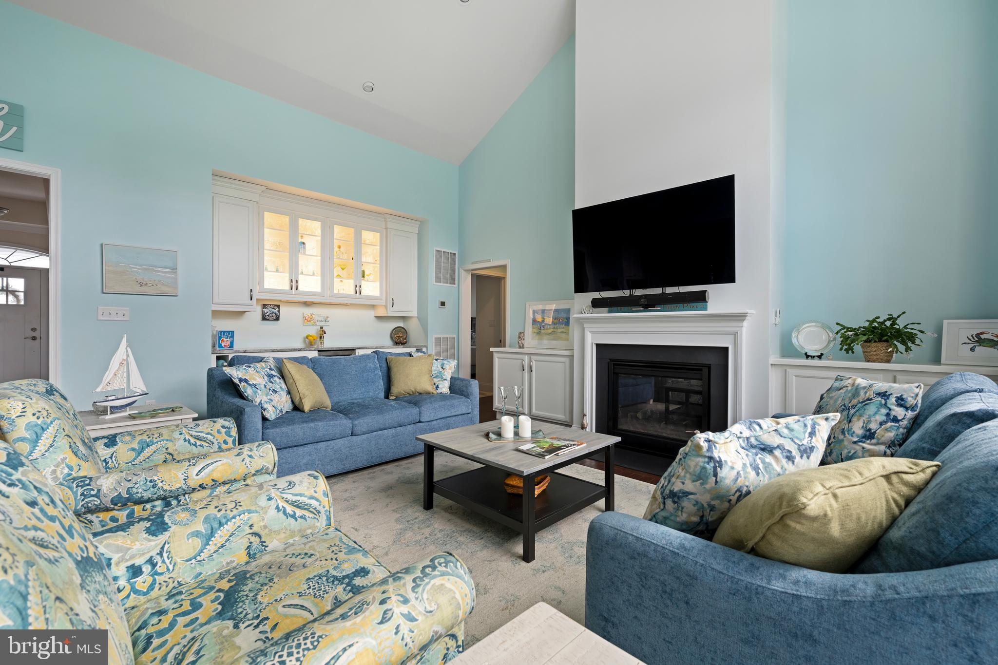 COASTAL CLUB - Residential