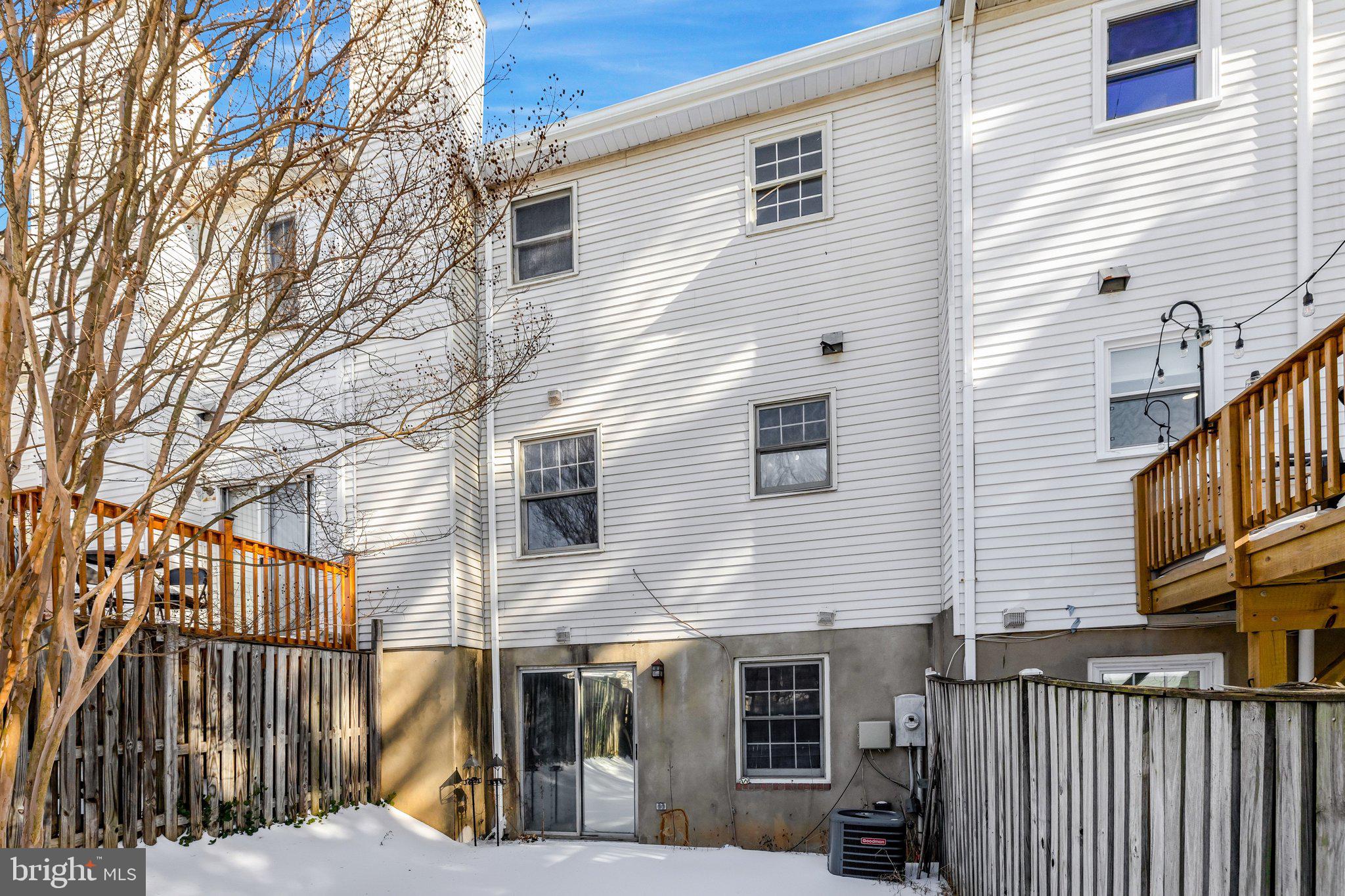 CIRCLE WOODS - Residential