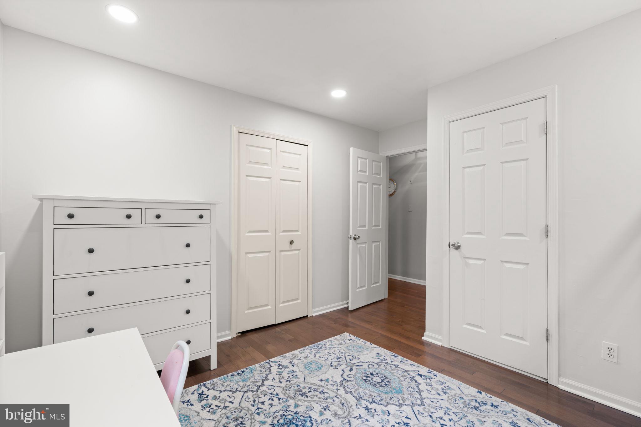 BURLEIGH MANOR - Residential