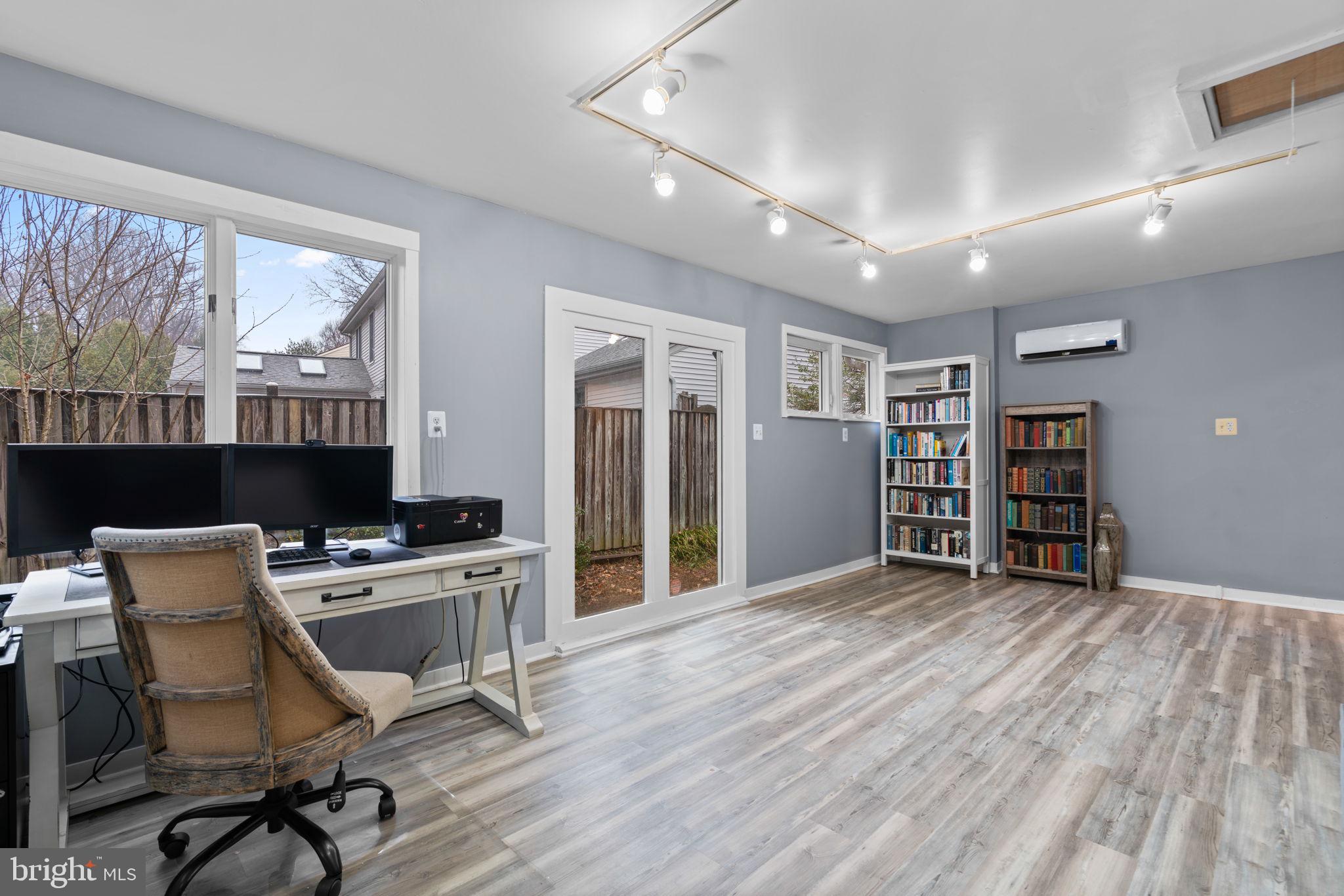 BURLEIGH MANOR - Residential