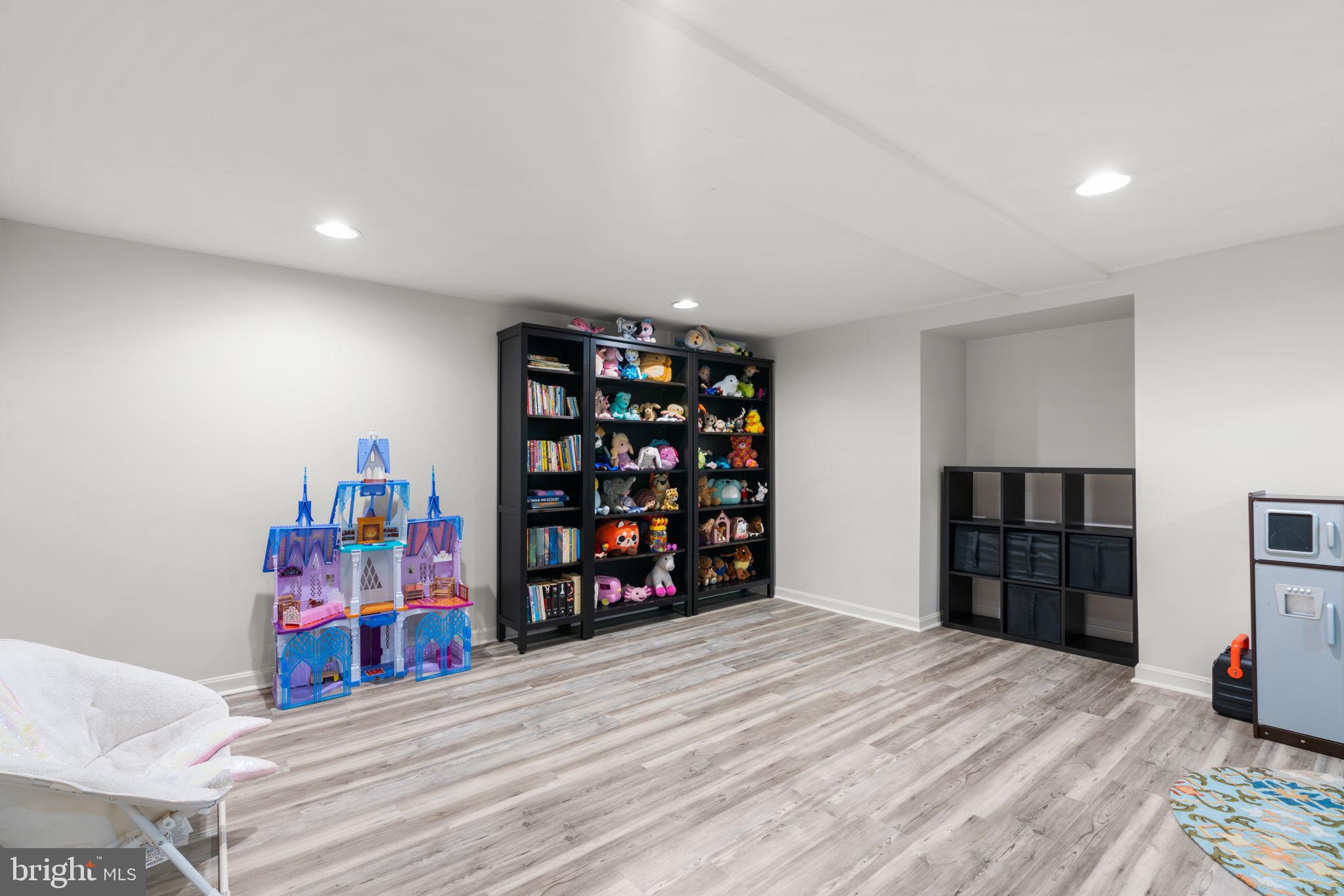 BURLEIGH MANOR - Residential