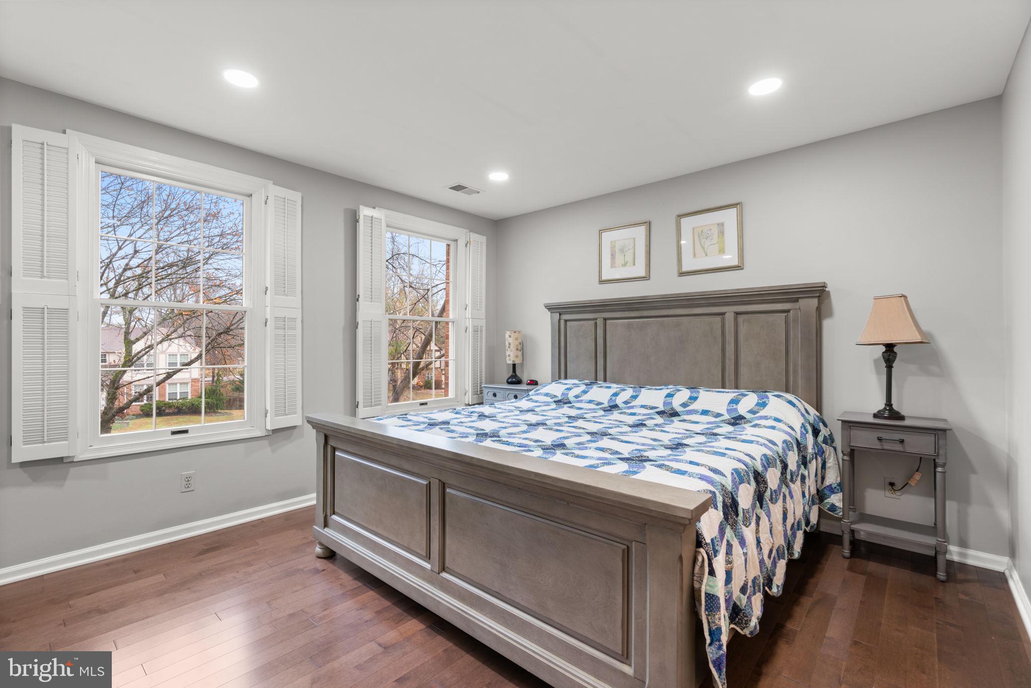 BURLEIGH MANOR - Residential