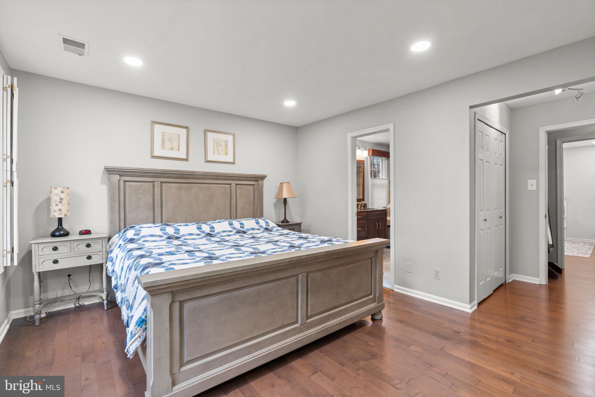 BURLEIGH MANOR - Residential