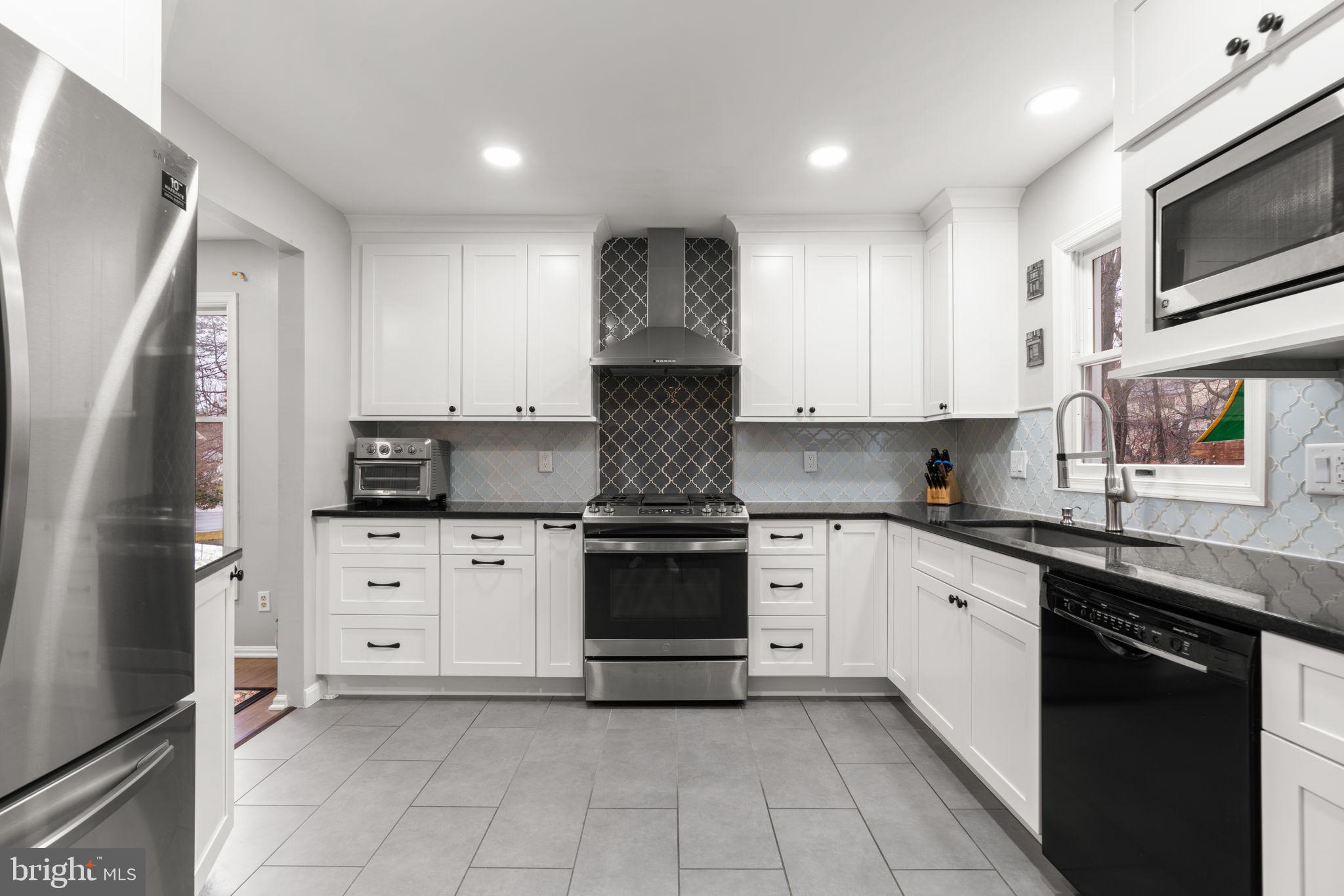 BURLEIGH MANOR - Residential