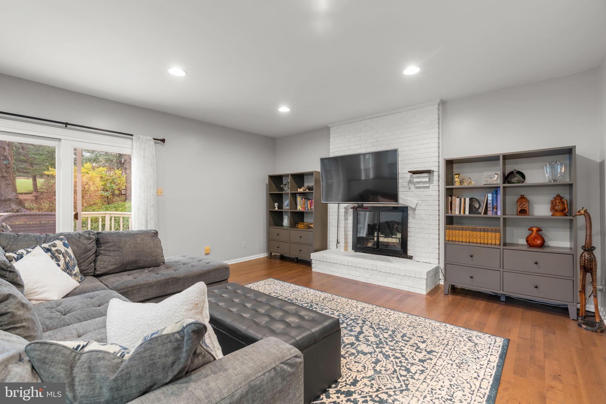 BURLEIGH MANOR - Residential