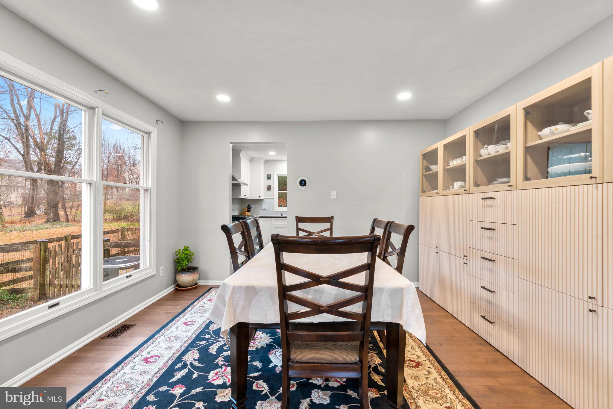 BURLEIGH MANOR - Residential