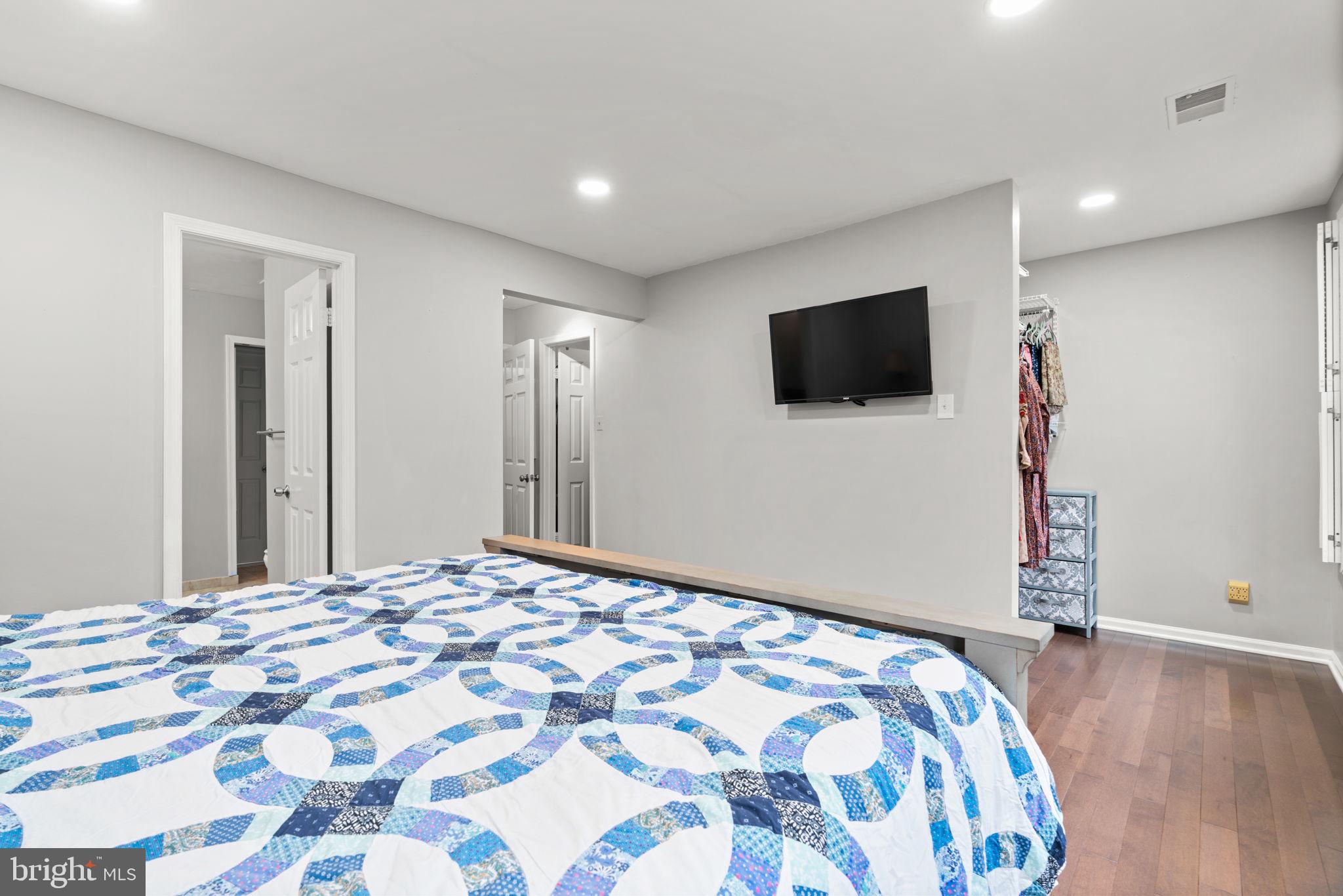 BURLEIGH MANOR - Residential