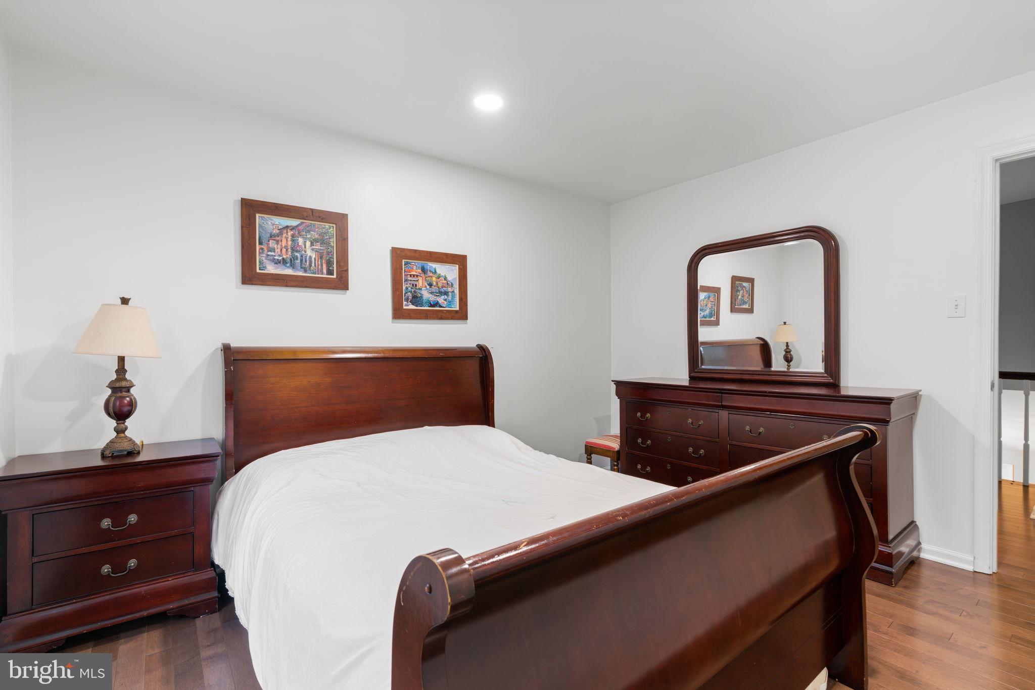 BURLEIGH MANOR - Residential