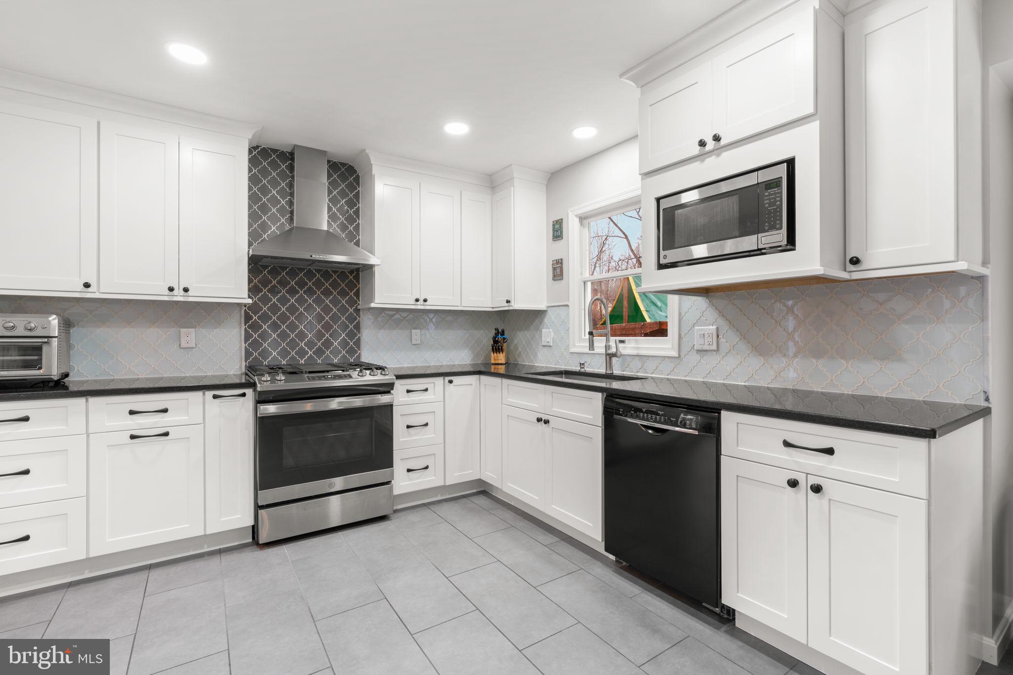 BURLEIGH MANOR - Residential