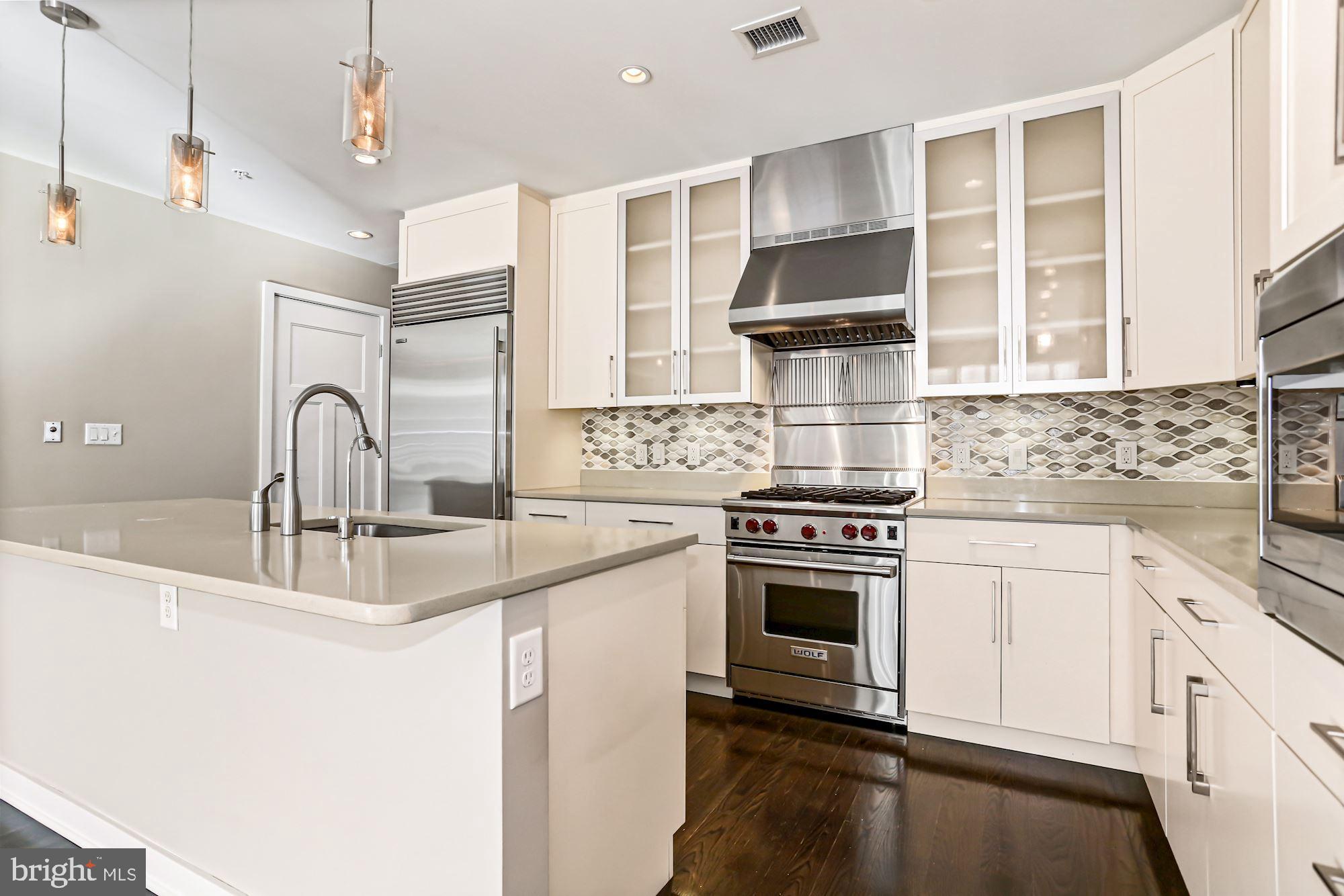 ROSSLYN - Residential Lease