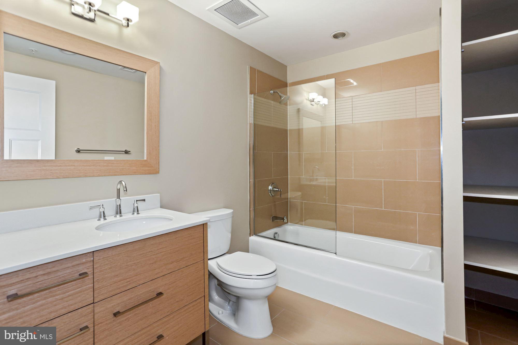 ROSSLYN - Residential Lease