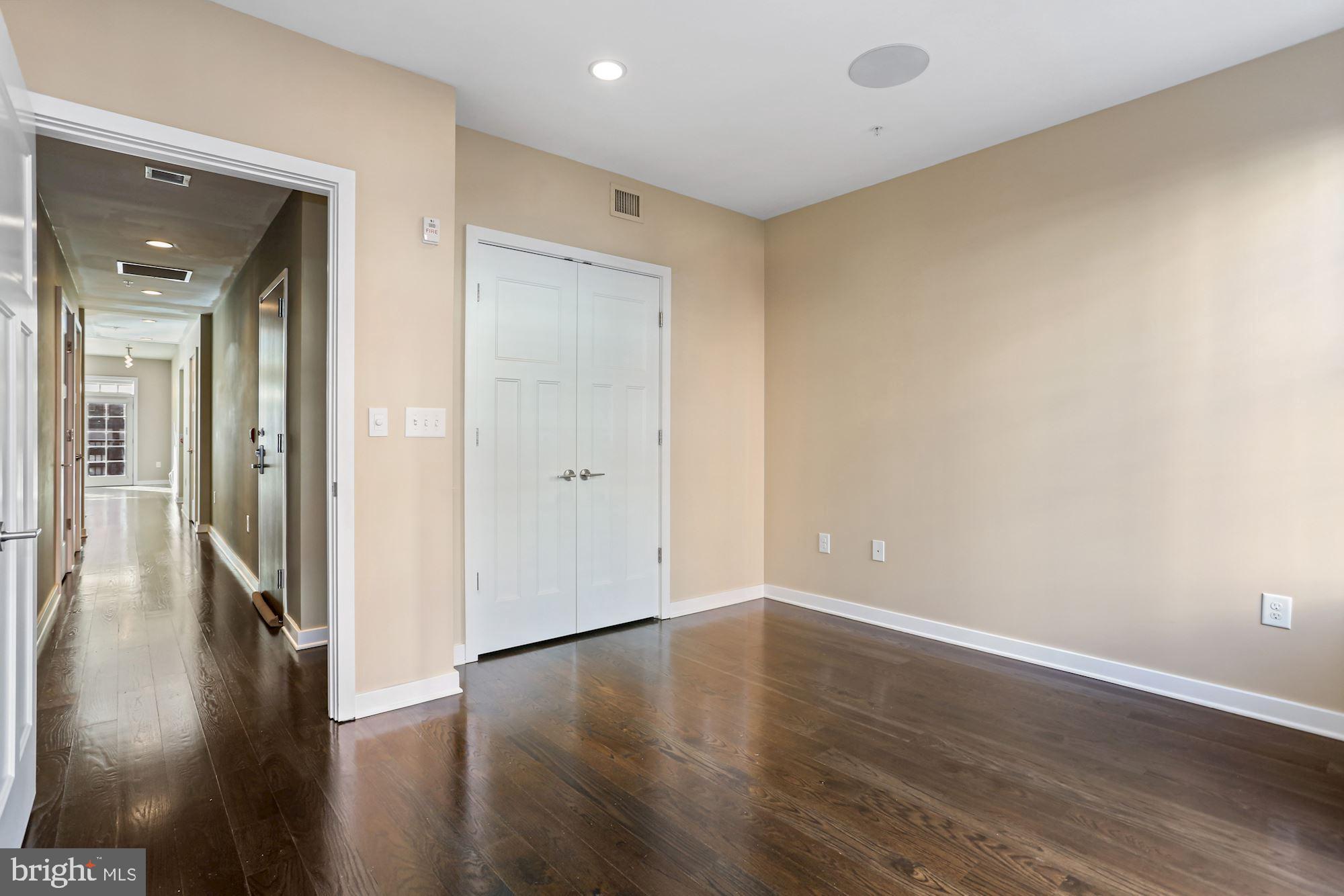 ROSSLYN - Residential Lease