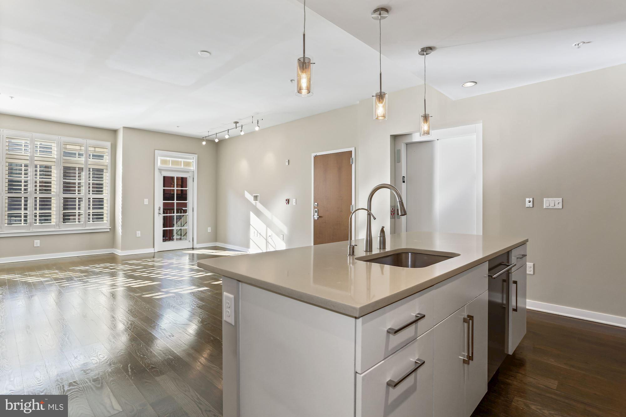 ROSSLYN - Residential Lease