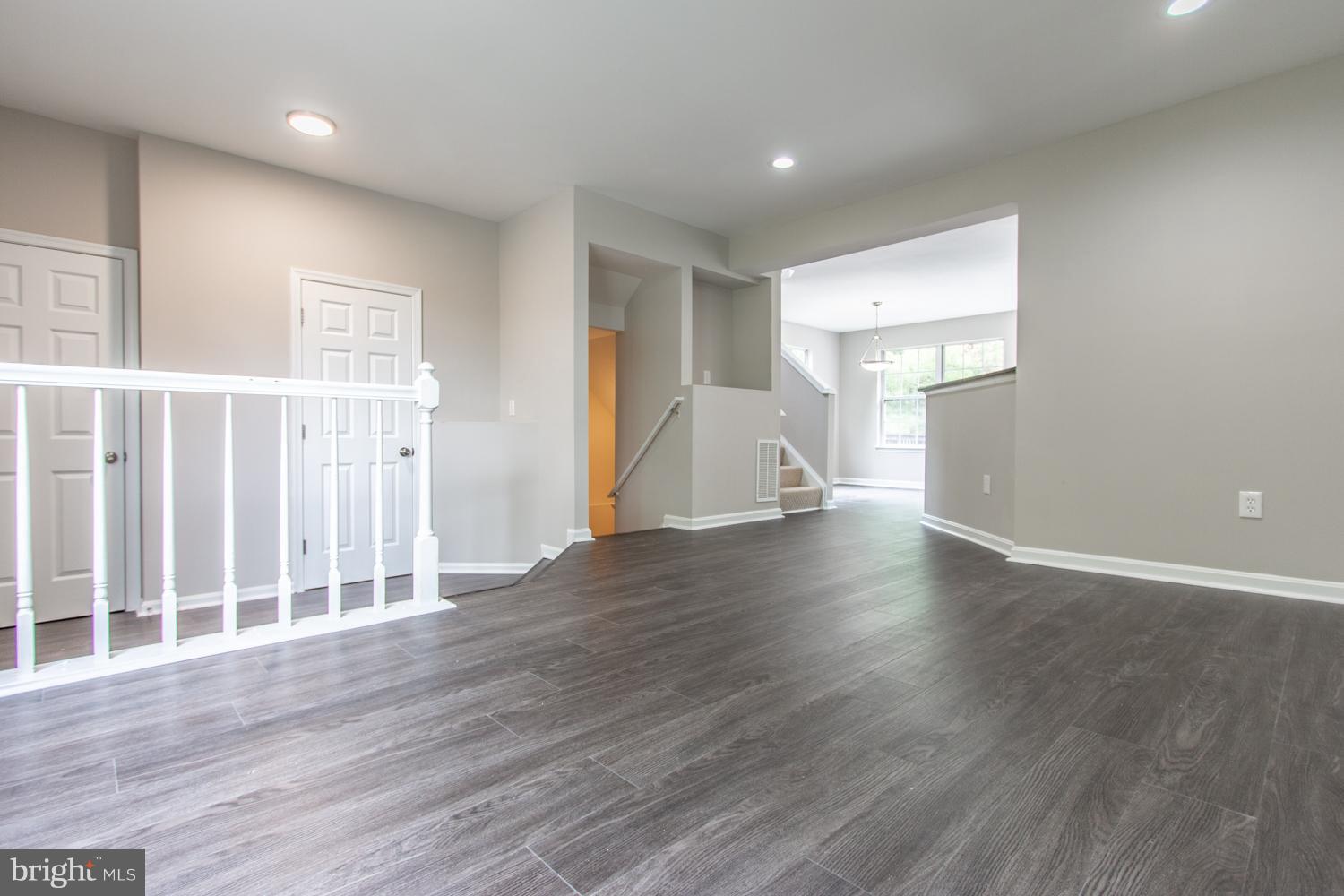 WAYSIDE VILLAGE - Residential