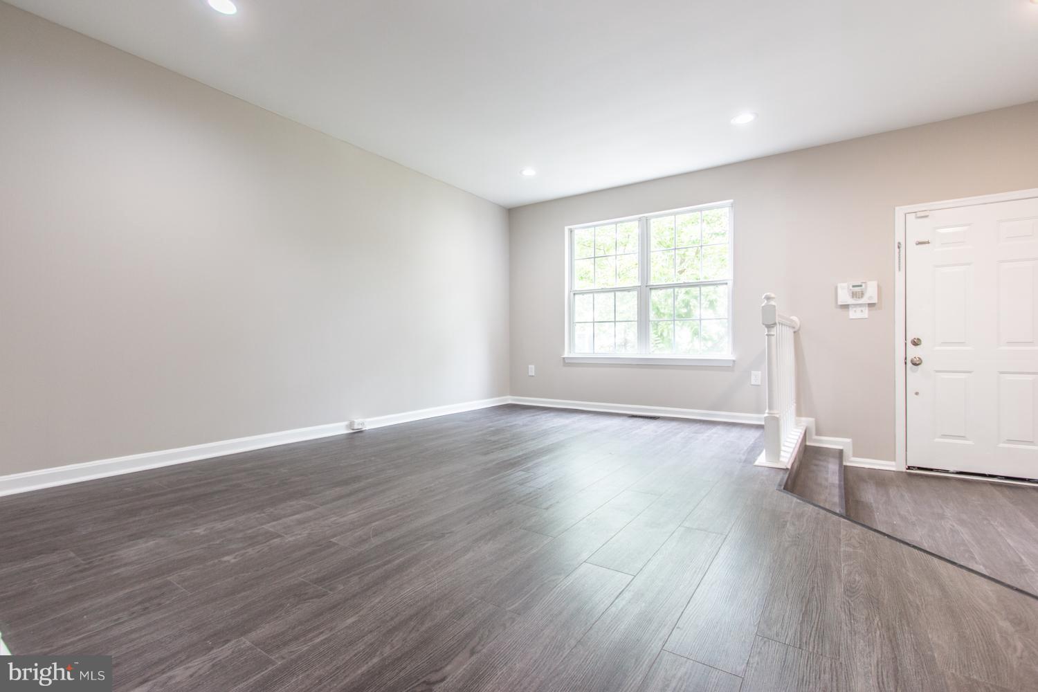 WAYSIDE VILLAGE - Residential