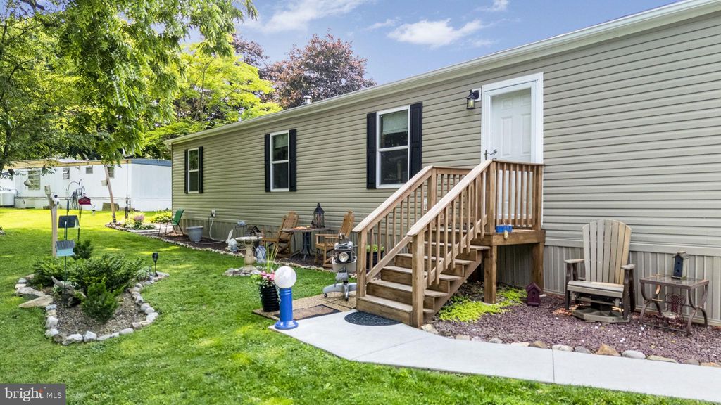 Photo of 799 Willow Ln, GAP, PA 17527 (MLS # PALA2071238)