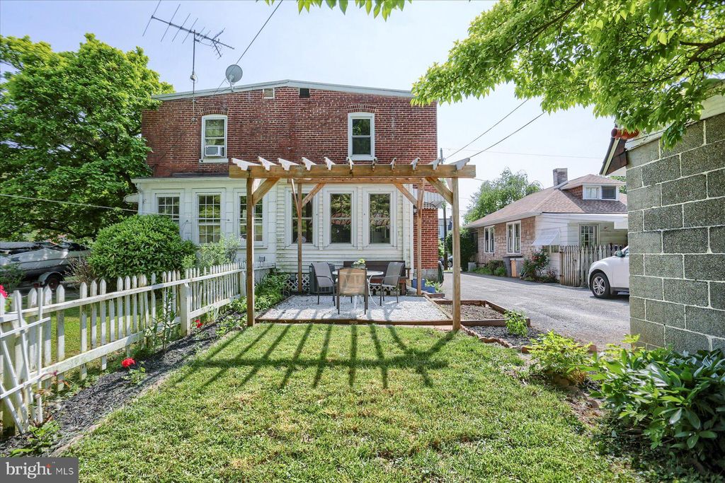 Photo of 13 MONTROSE AVE, LANCASTER, PA 17603 (MLS # PALA2034828)