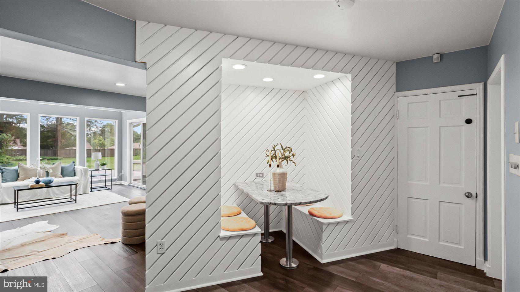 HAMPTON VILLAGE - Residential