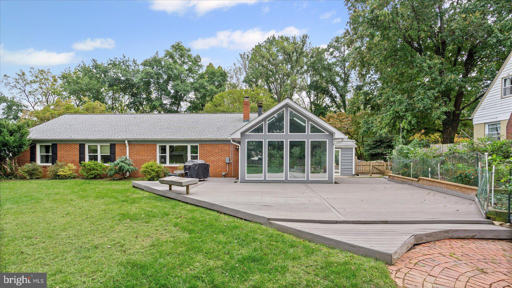 HAMPTON VILLAGE - Residential